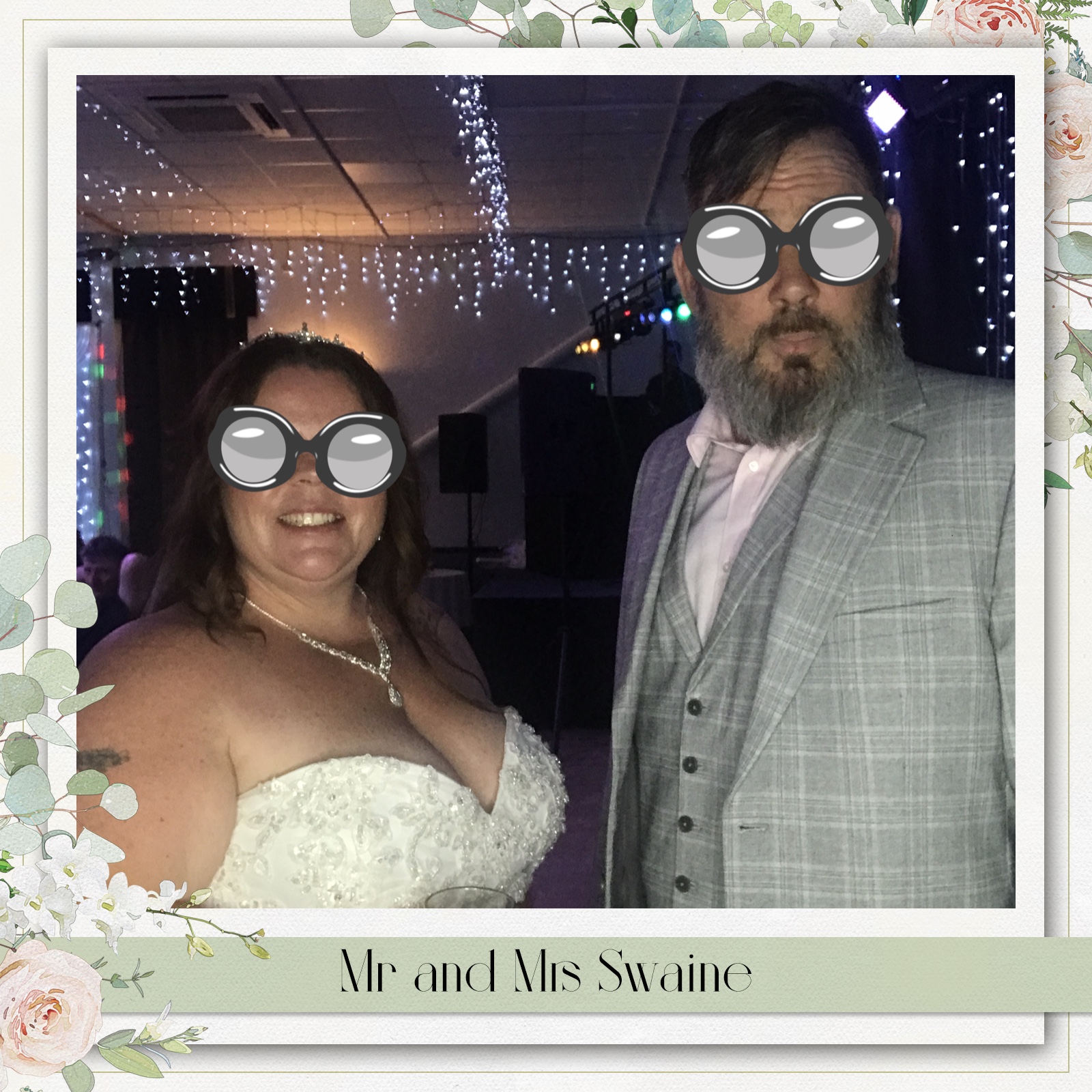 Mr and Mrs Swaine | View more photos from the event at gallery.blissbooth.co.uk/u/BlissBooth/Mr-and-Mrs-Swaine