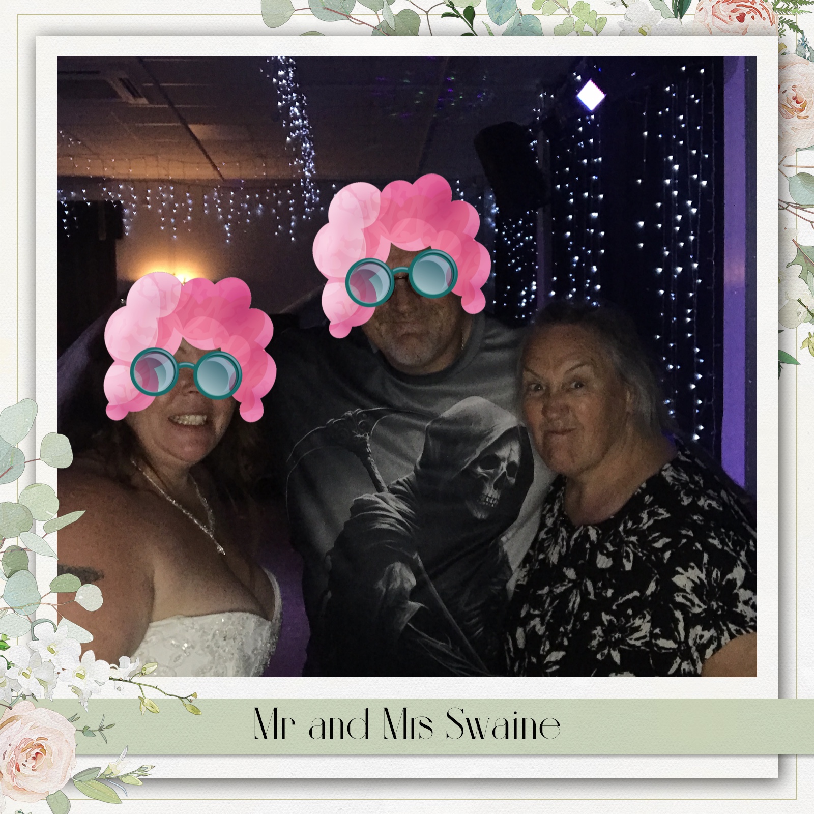 Mr and Mrs Swaine | View more photos from the event at gallery.blissbooth.co.uk/u/BlissBooth/Mr-and-Mrs-Swaine