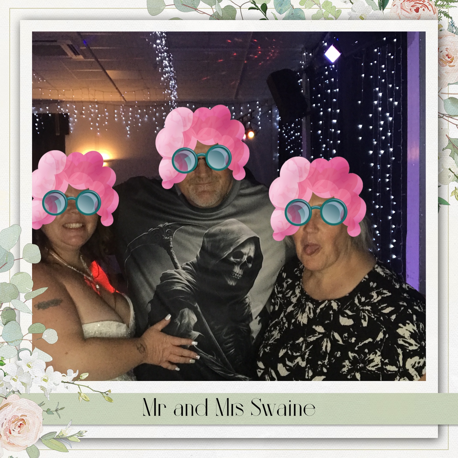 Mr and Mrs Swaine | View more photos from the event at gallery.blissbooth.co.uk/u/BlissBooth/Mr-and-Mrs-Swaine