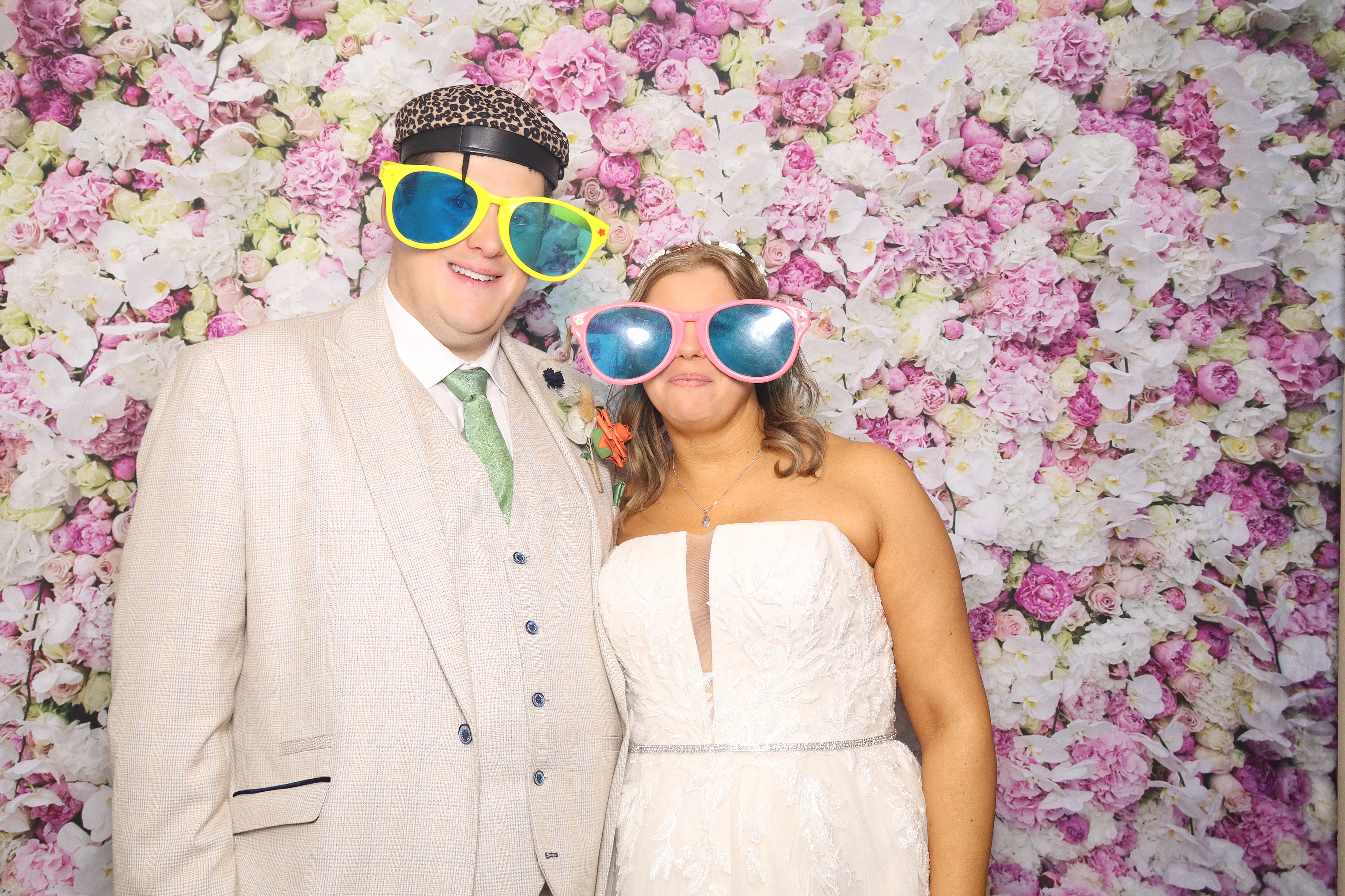 Becky and Kevin | View more photos from the event at gallery.blissbooth.co.uk/u/BlissBooth/Becky-and-Kevin