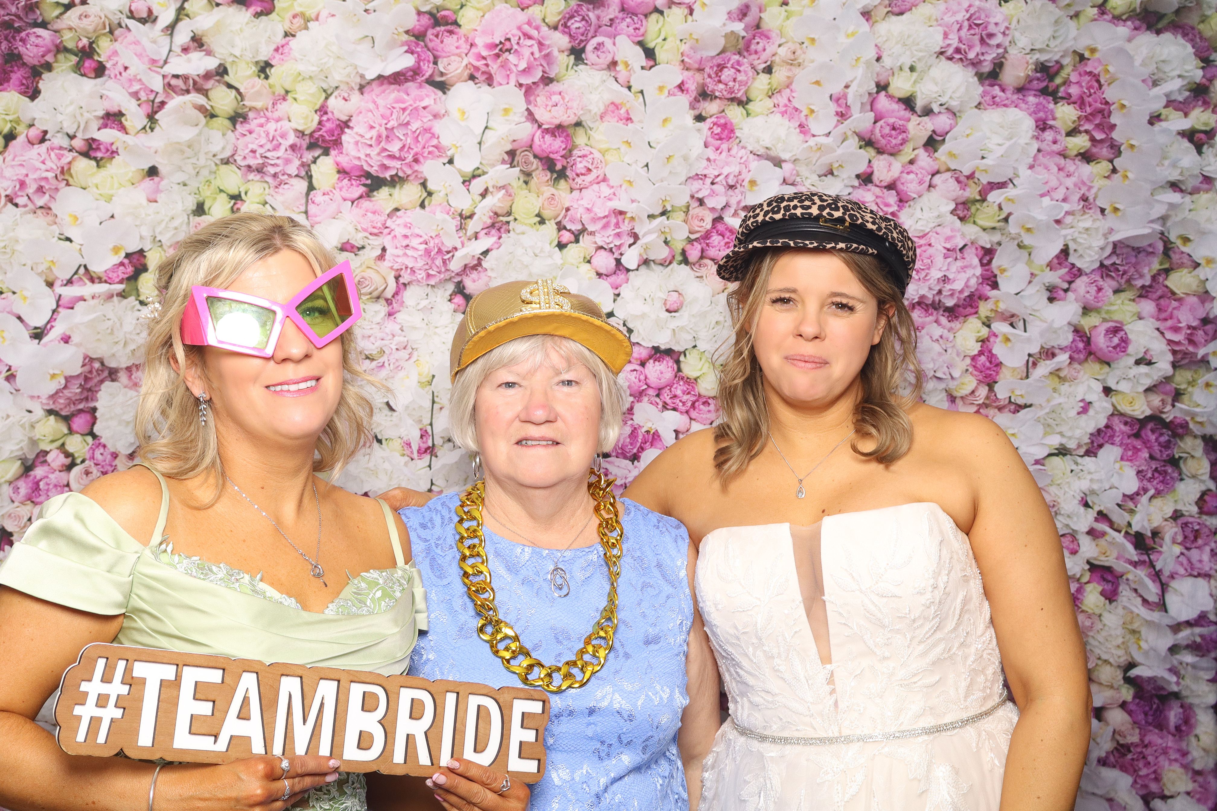 Becky and Kevin | View more photos from the event at gallery.blissbooth.co.uk/u/BlissBooth/Becky-and-Kevin