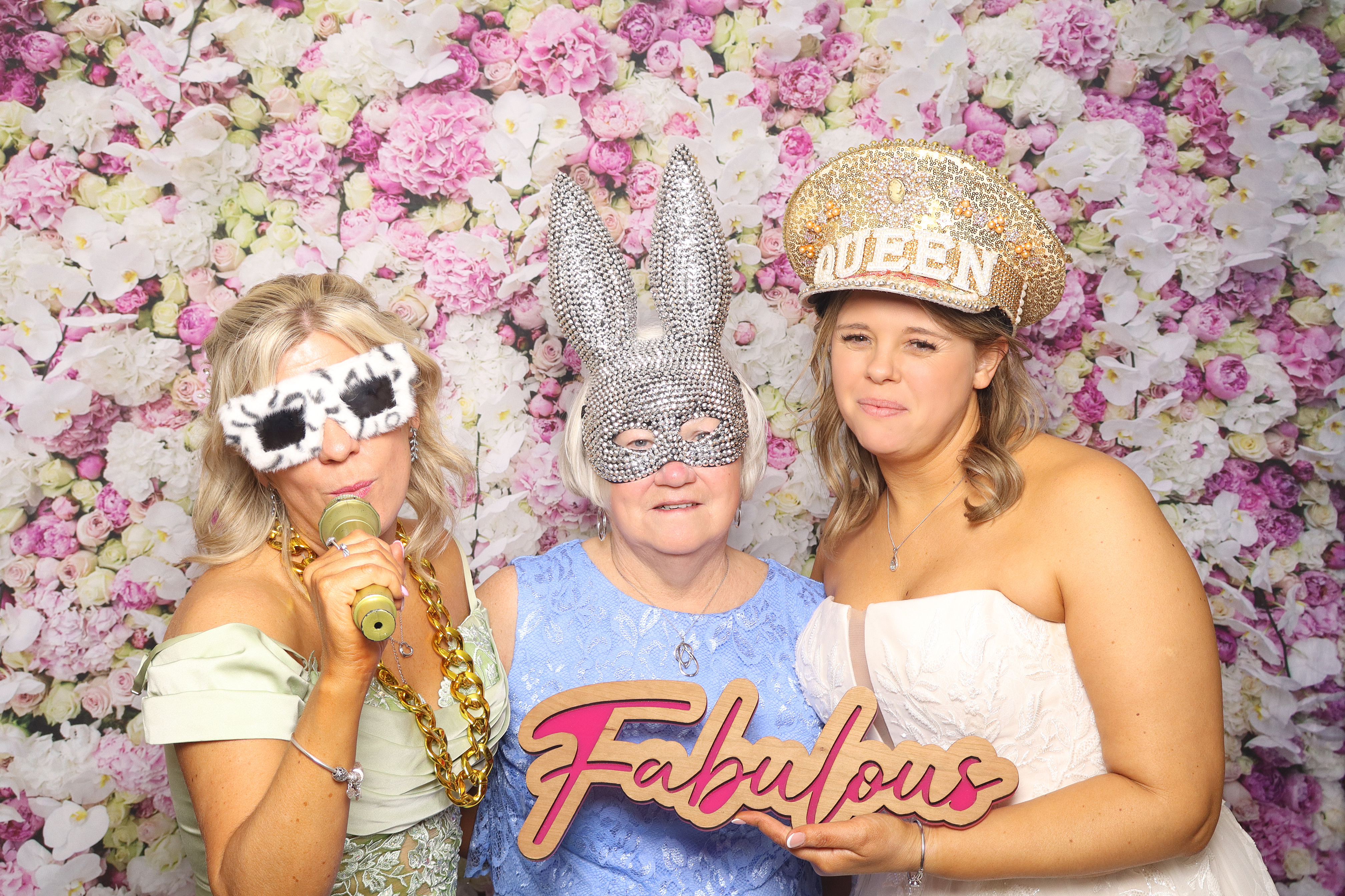 Becky and Kevin | View more photos from the event at gallery.blissbooth.co.uk/u/BlissBooth/Becky-and-Kevin