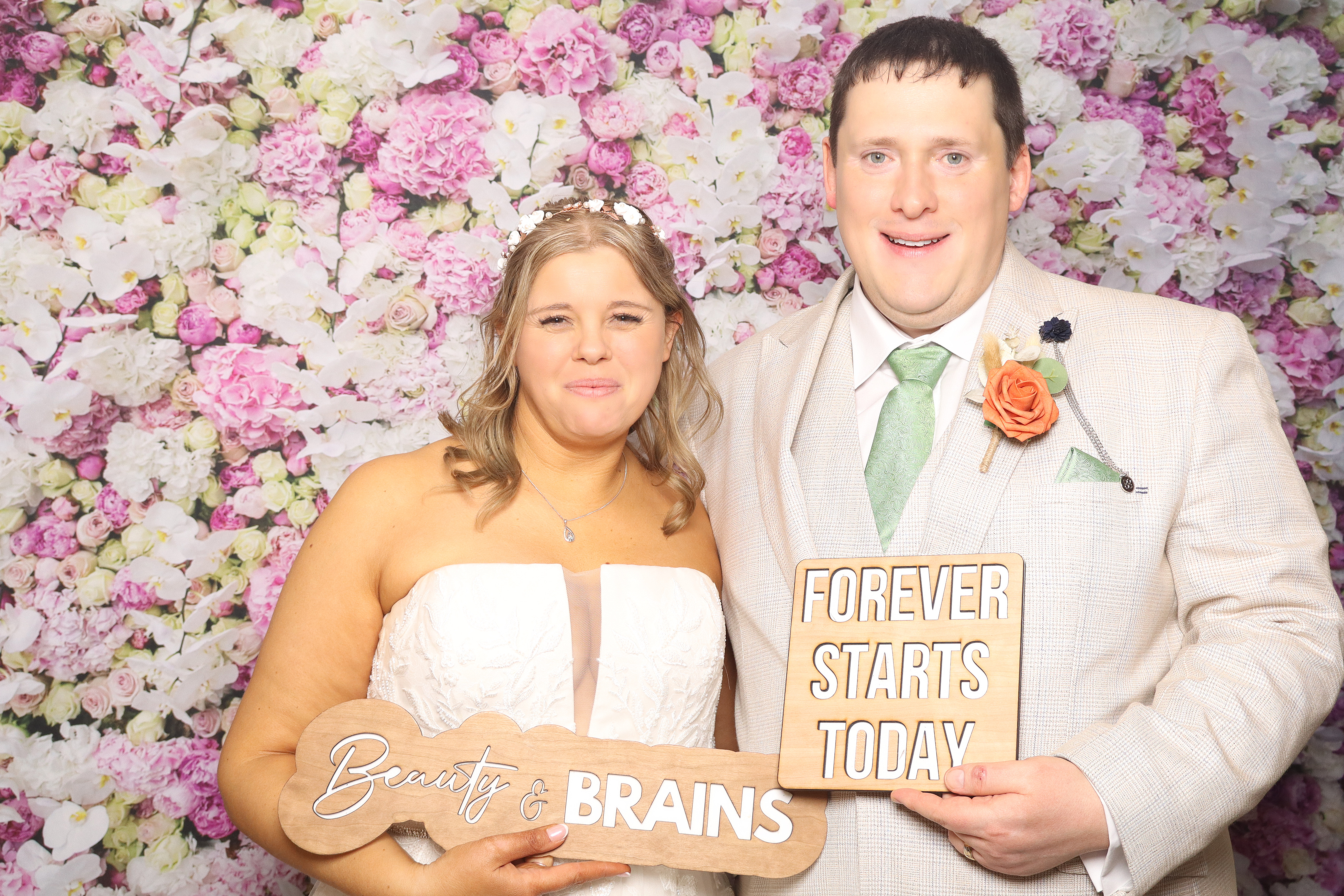 Becky and Kevin | View more photos from the event at gallery.blissbooth.co.uk/u/BlissBooth/Becky-and-Kevin