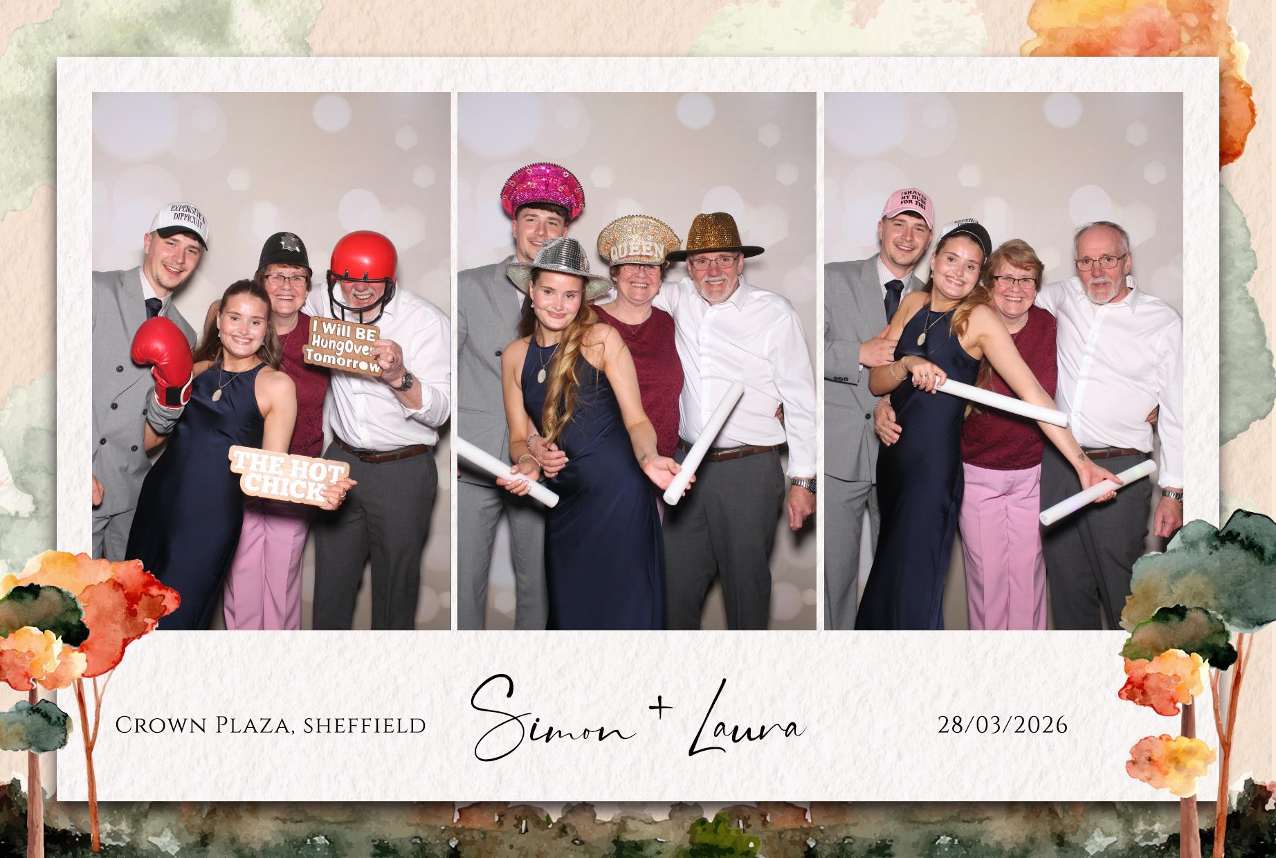 Laura and Simon | View more photos from the event at gallery.blissbooth.co.uk/u/BlissBooth/Laura-and-Simon-0