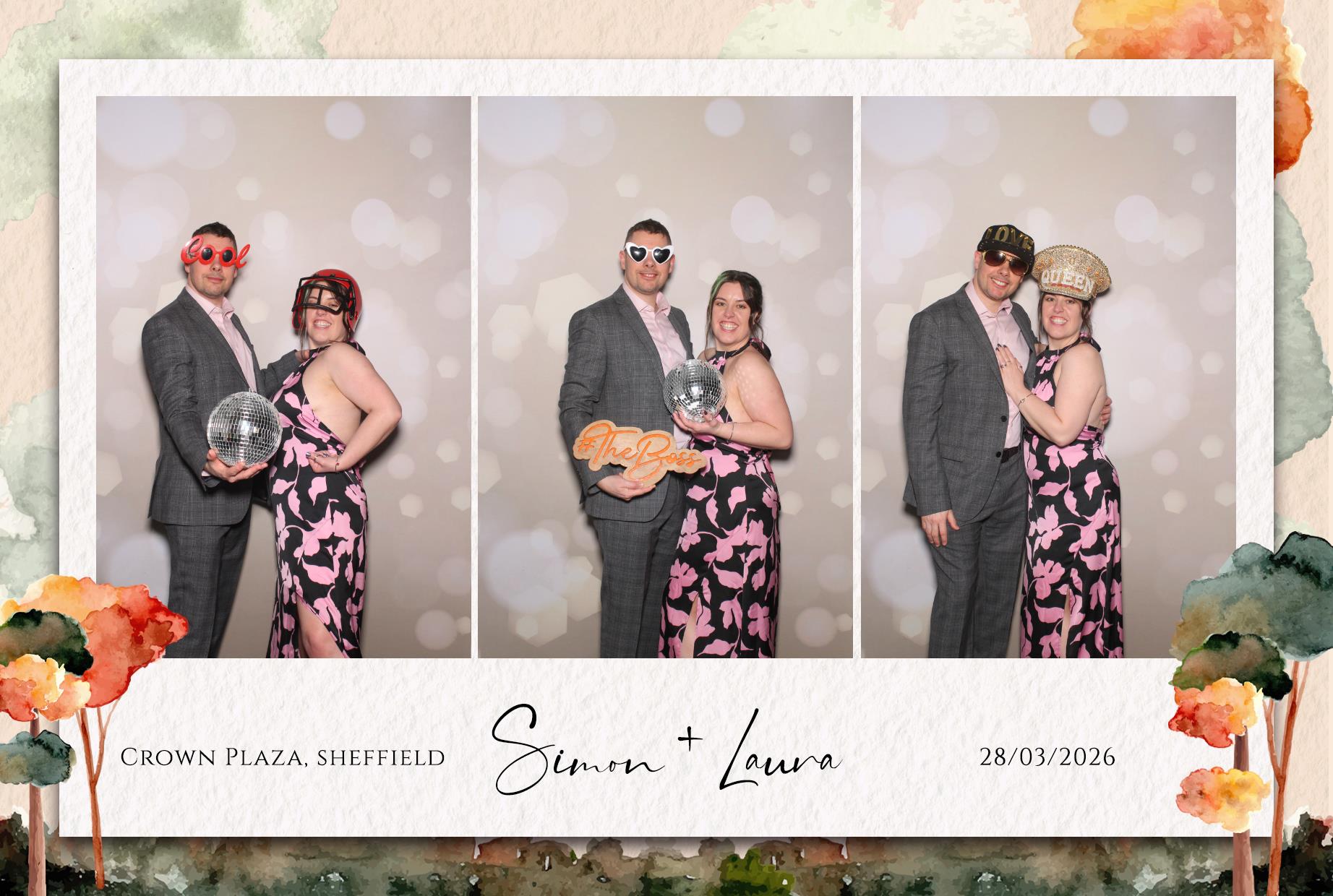 Laura and Simon | View more photos from the event at gallery.blissbooth.co.uk/u/BlissBooth/Laura-and-Simon-0