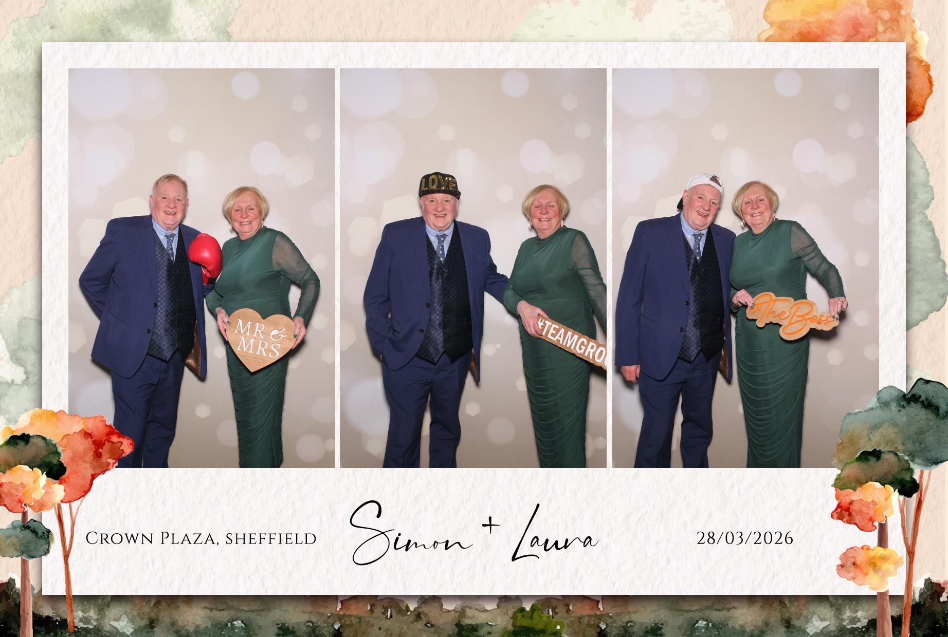 Laura and Simon | View more photos from the event at gallery.blissbooth.co.uk/u/BlissBooth/Laura-and-Simon-0