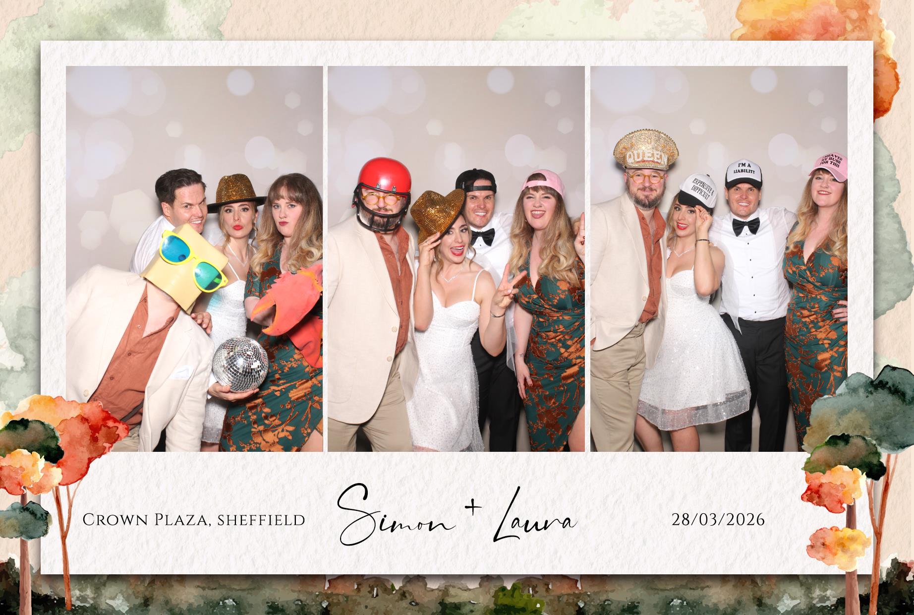 Laura and Simon | View more photos from the event at gallery.blissbooth.co.uk/u/BlissBooth/Laura-and-Simon-0