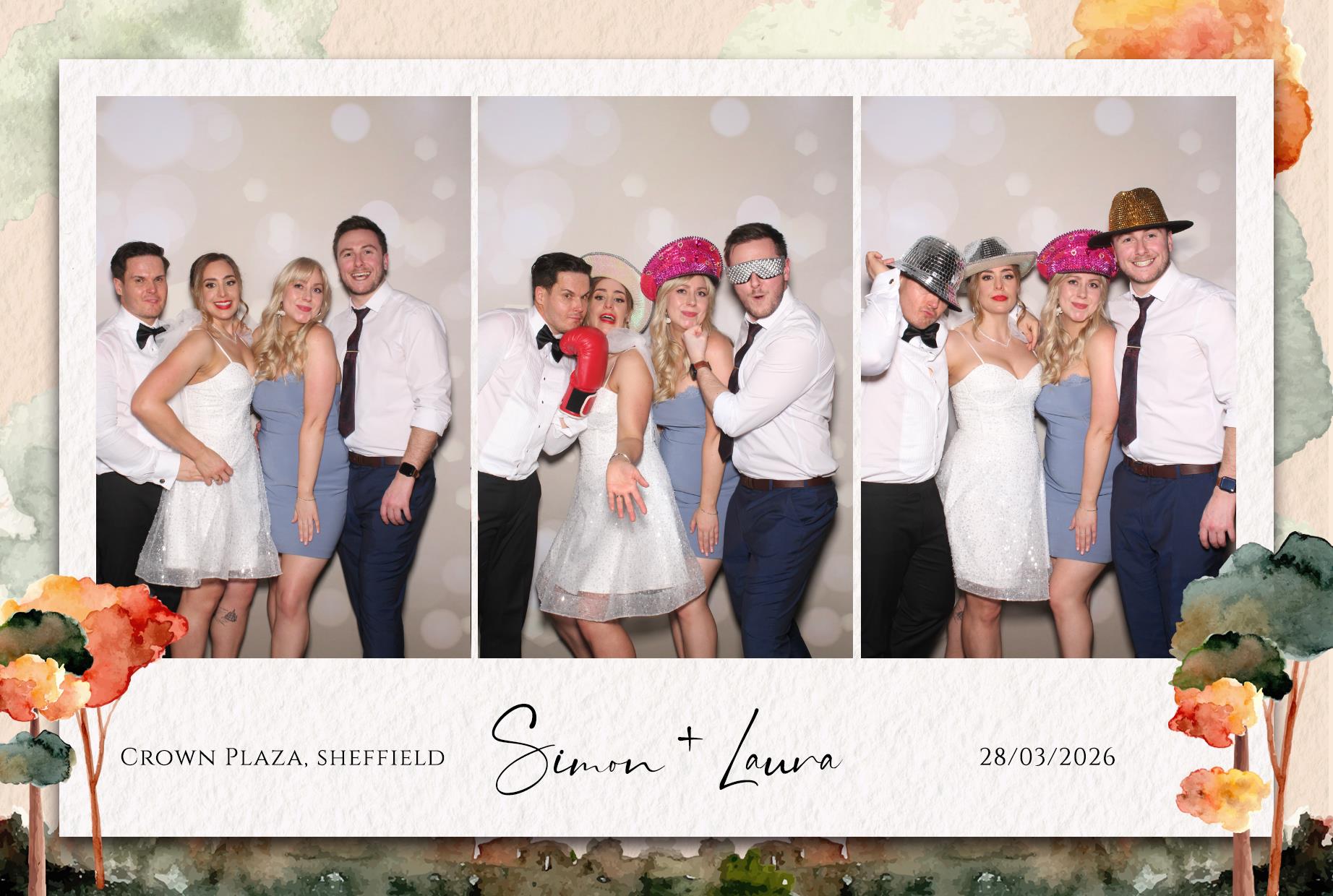 Laura and Simon | View more photos from the event at gallery.blissbooth.co.uk/u/BlissBooth/Laura-and-Simon-0