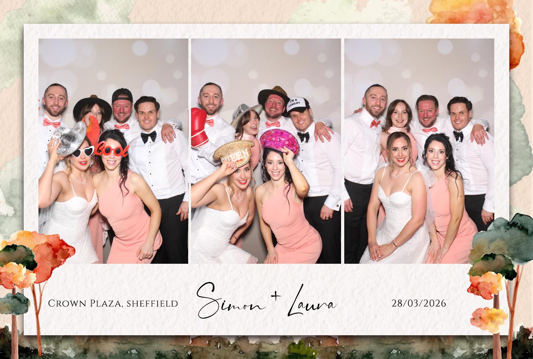 Laura and Simon | View more photos from the event at gallery.blissbooth.co.uk/u/BlissBooth/Laura-and-Simon-0