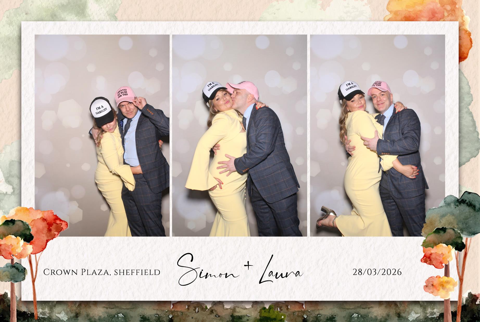 Laura and Simon | View more photos from the event at gallery.blissbooth.co.uk/u/BlissBooth/Laura-and-Simon-0