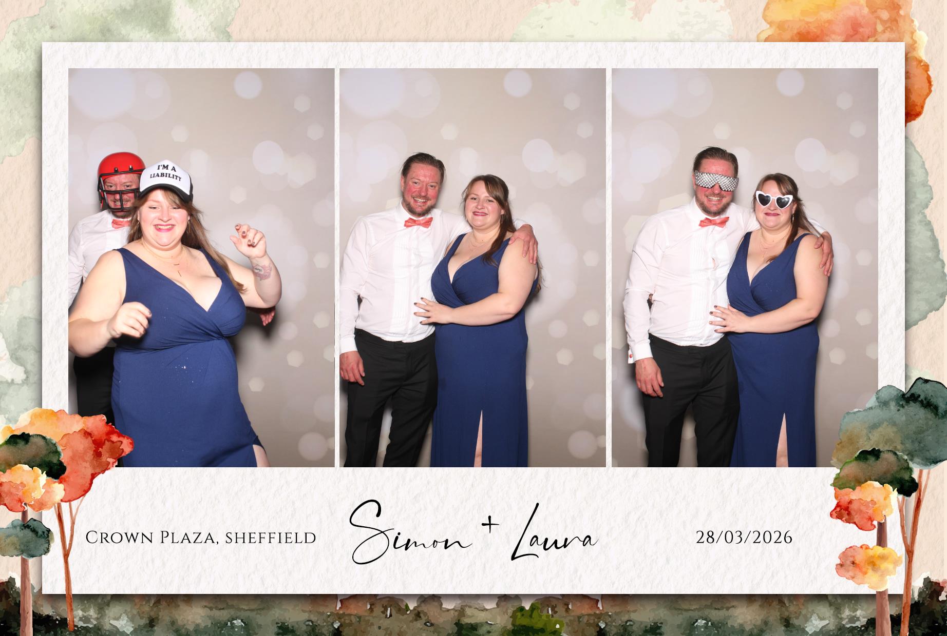 Laura and Simon | View more photos from the event at gallery.blissbooth.co.uk/u/BlissBooth/Laura-and-Simon-0