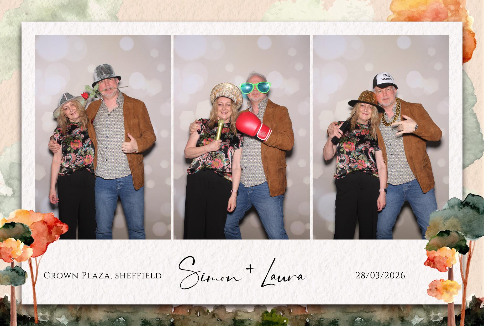 Laura and Simon | View more photos from the event at gallery.blissbooth.co.uk/u/BlissBooth/Laura-and-Simon-0