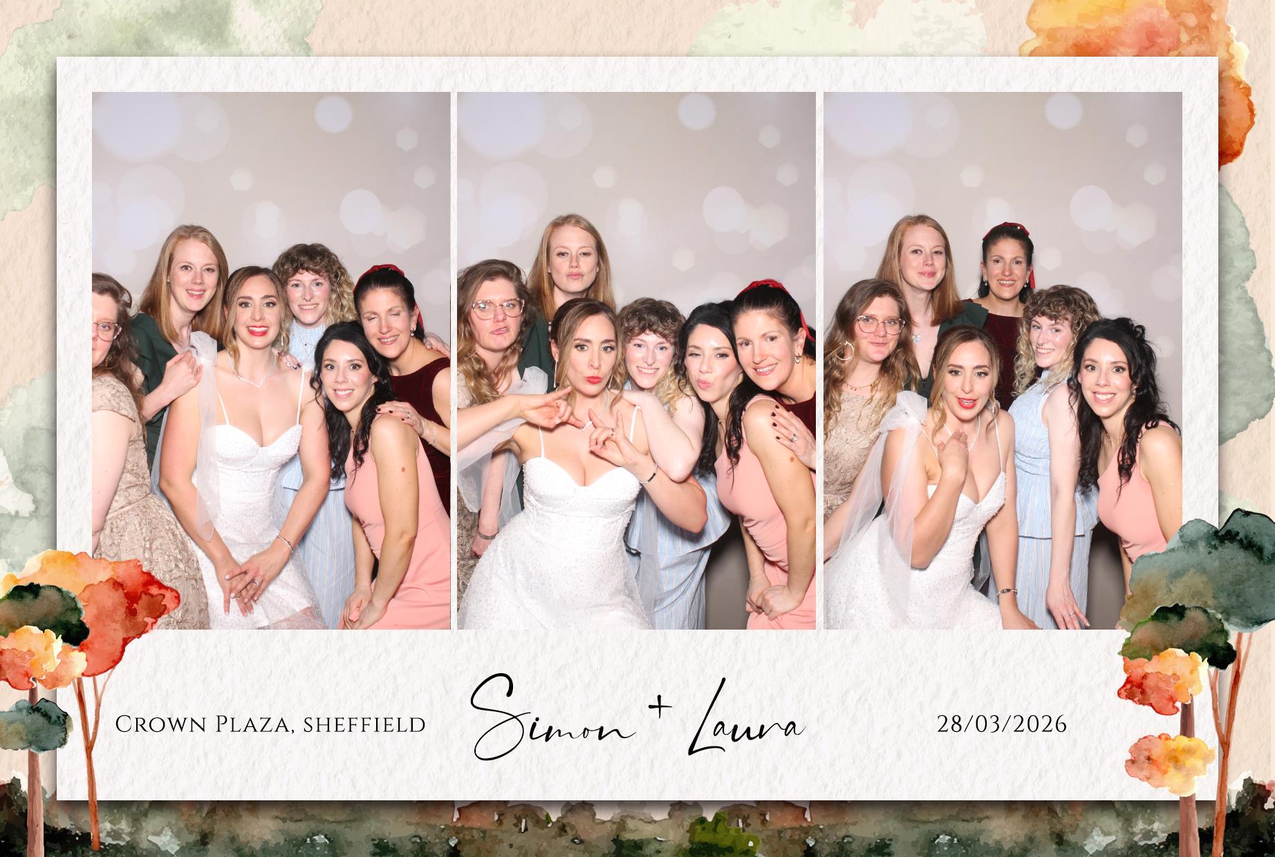 Laura and Simon | View more photos from the event at gallery.blissbooth.co.uk/u/BlissBooth/Laura-and-Simon-0