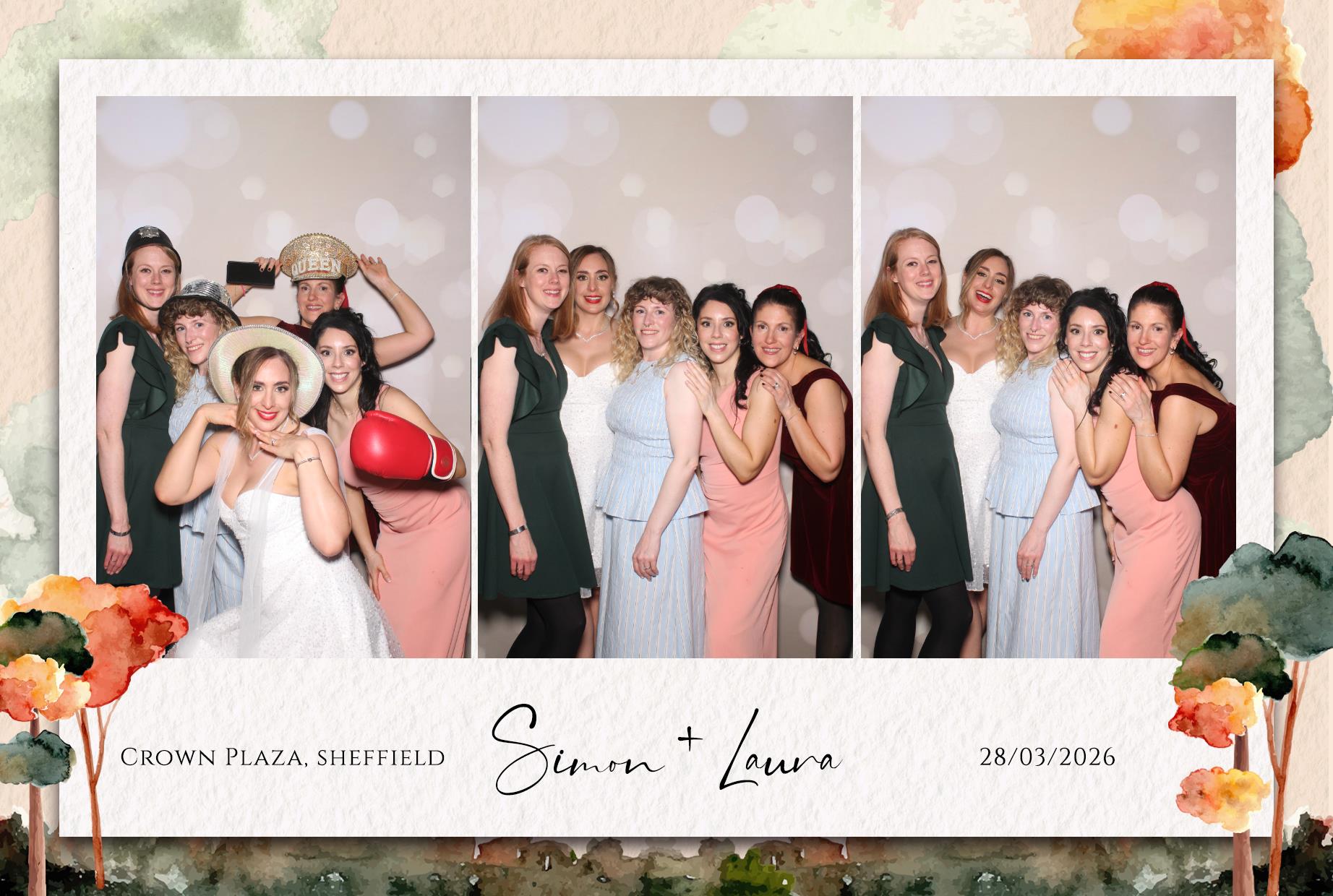 Laura and Simon | View more photos from the event at gallery.blissbooth.co.uk/u/BlissBooth/Laura-and-Simon-0