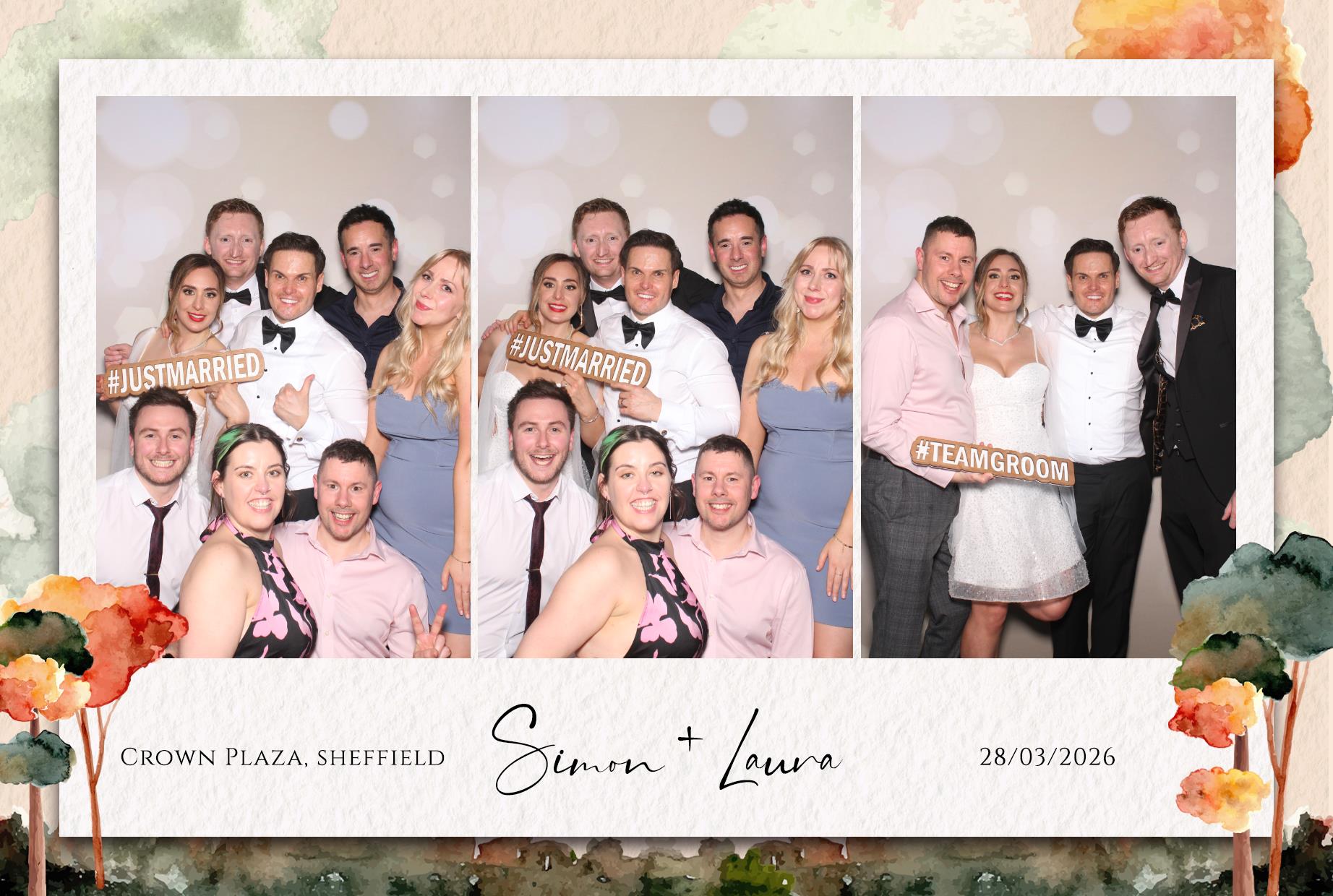 Laura and Simon | View more photos from the event at gallery.blissbooth.co.uk/u/BlissBooth/Laura-and-Simon-0