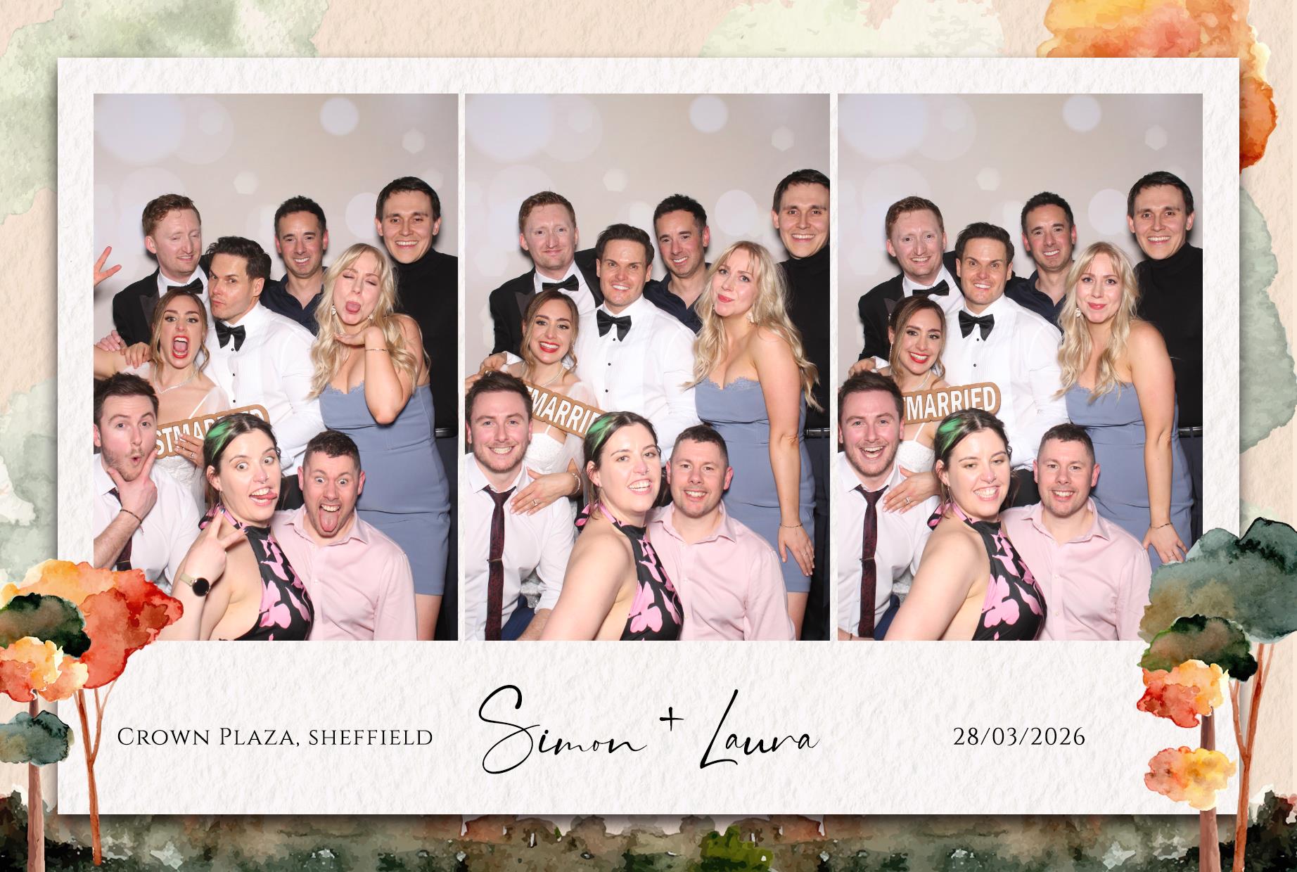 Laura and Simon | View more photos from the event at gallery.blissbooth.co.uk/u/BlissBooth/Laura-and-Simon-0