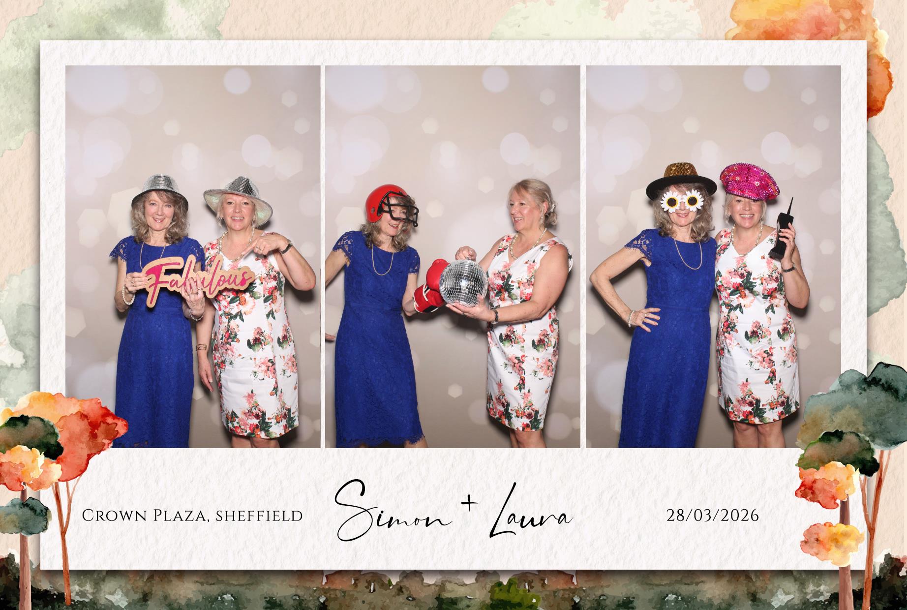 Laura and Simon | View more photos from the event at gallery.blissbooth.co.uk/u/BlissBooth/Laura-and-Simon-0