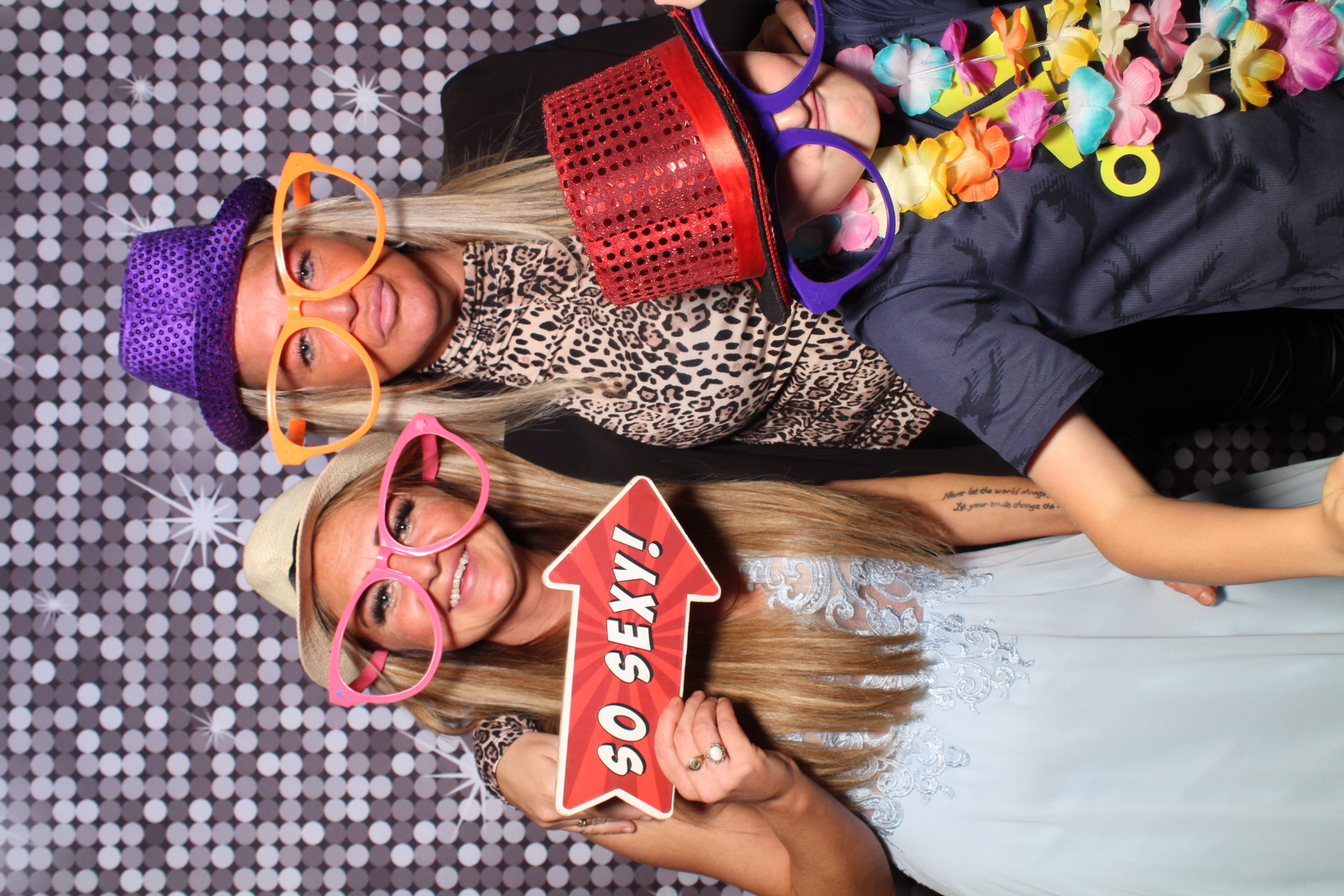 Caroline and Darren | View more photos from the event at gallery.boothtube.co.uk/u/BoothtubeLtd/Caroline-and-Darren