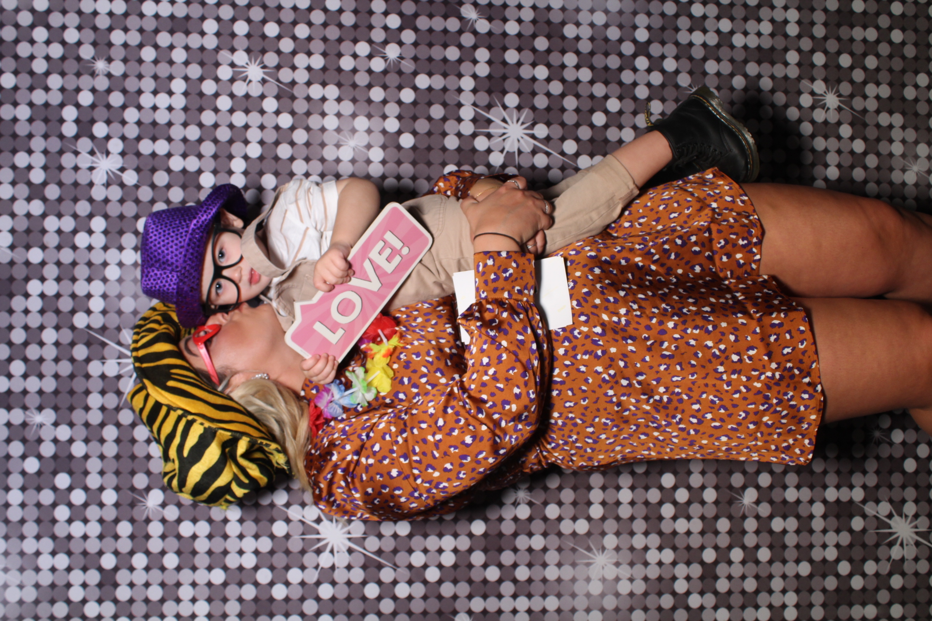 Caroline and Darren | View more photos from the event at gallery.boothtube.co.uk/u/BoothtubeLtd/Caroline-and-Darren