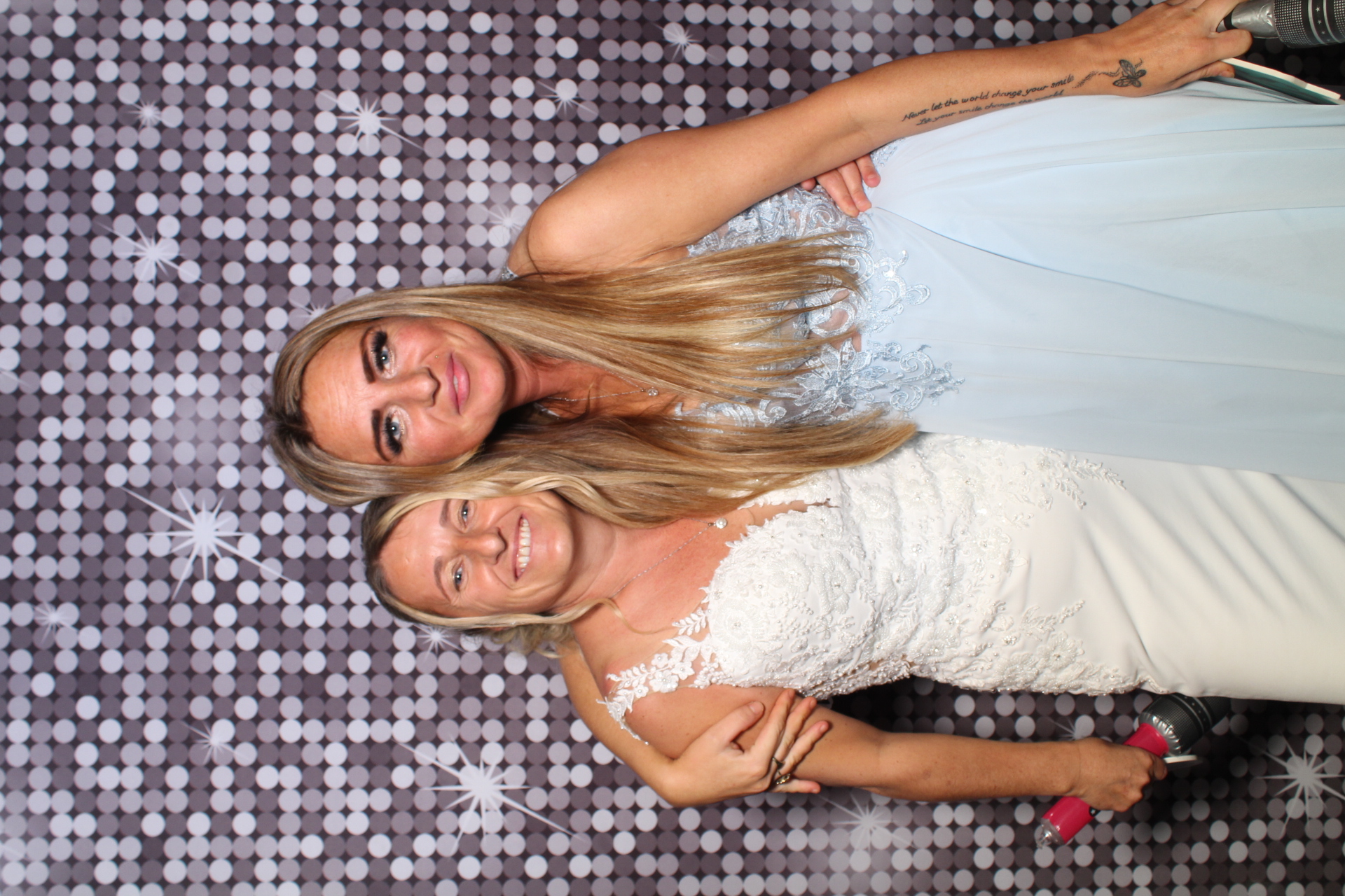 Caroline and Darren | View more photos from the event at gallery.boothtube.co.uk/u/BoothtubeLtd/Caroline-and-Darren