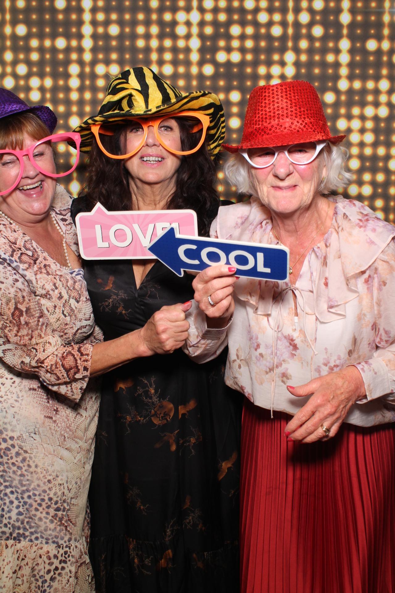 Emma and Nathan | View more photos from the event at gallery.boothtube.co.uk/u/BoothtubeLtd/Emma-and-Nathan