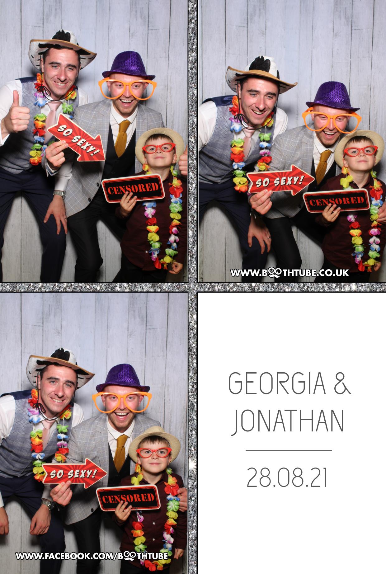 Georgia and Jonathan | View more photos from the event at gallery.boothtube.co.uk/u/BoothtubeLtd/Georgia-and-Jonathan