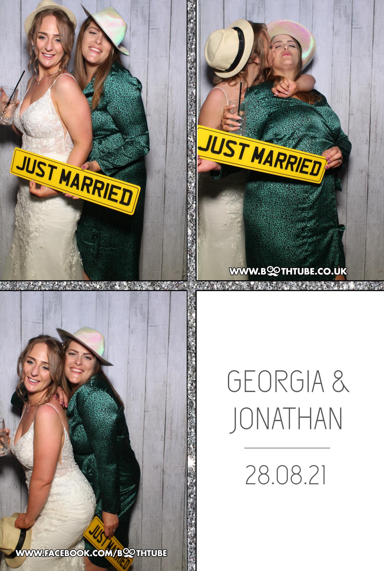 Georgia and Jonathan | View more photos from the event at gallery.boothtube.co.uk/u/BoothtubeLtd/Georgia-and-Jonathan