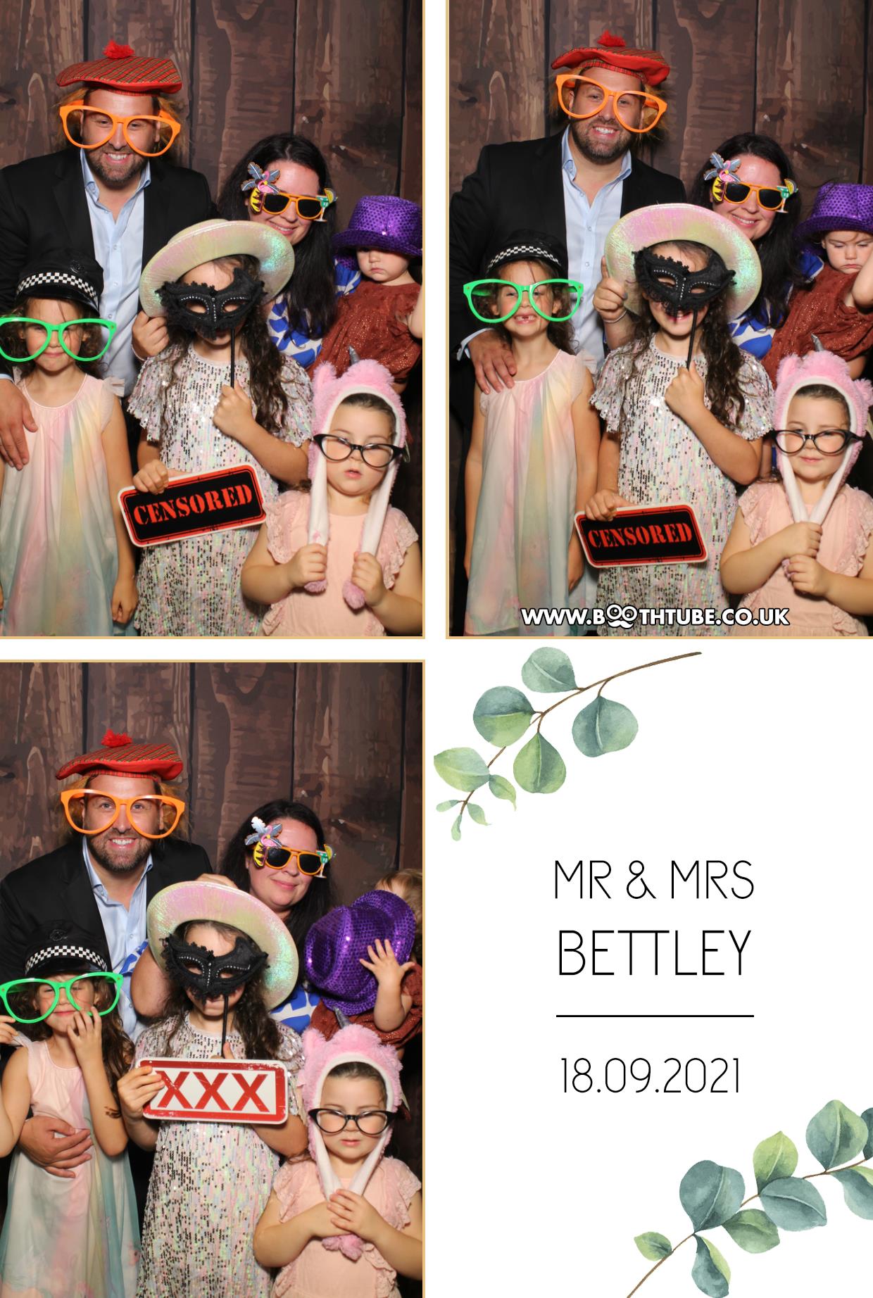 Mr & Mrs Bettley | View more photos from the event at gallery.boothtube.co.uk/u/BoothtubeLtd/Mr-Mrs-Bettley