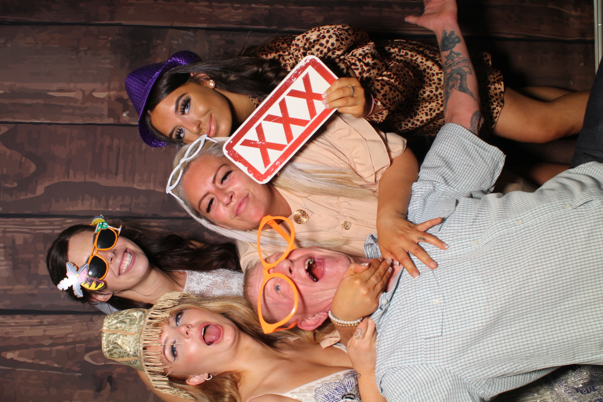 Mr & Mrs Bettley | View more photos from the event at gallery.boothtube.co.uk/u/BoothtubeLtd/Mr-Mrs-Bettley