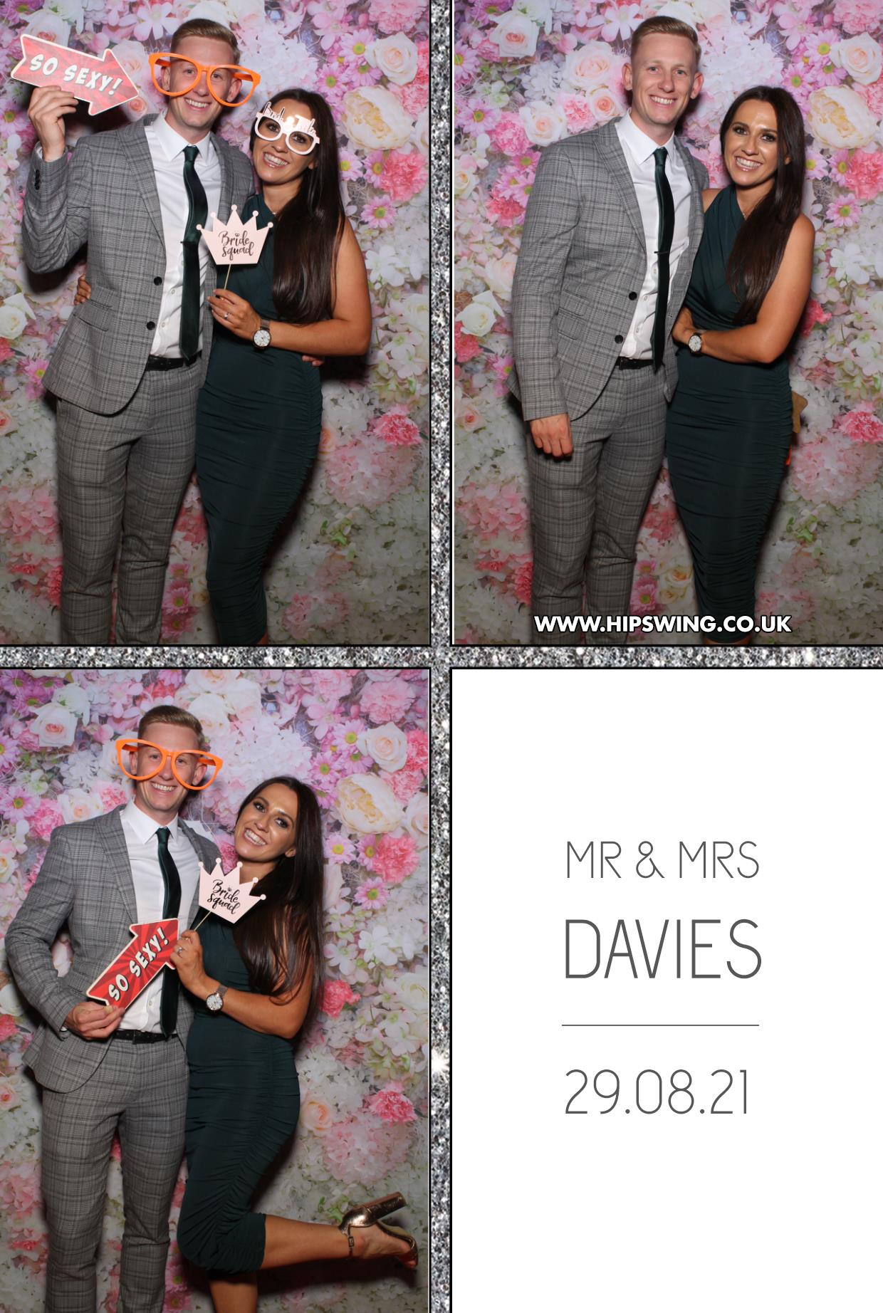 Mr & Mrs Davies | View more photos from the event at gallery.boothtube.co.uk/u/BoothtubeLtd/Mr-Mrs-Davies
