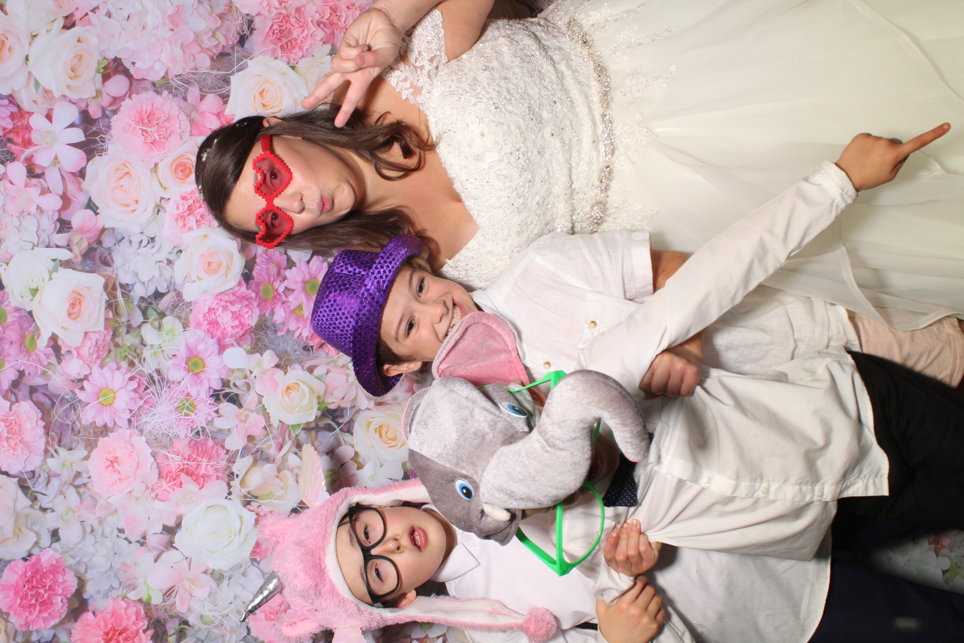 Quinn Wedding Party | View more photos from the event at gallery.boothtube.co.uk/u/BoothtubeLtd/Quinn-Wedding-Party