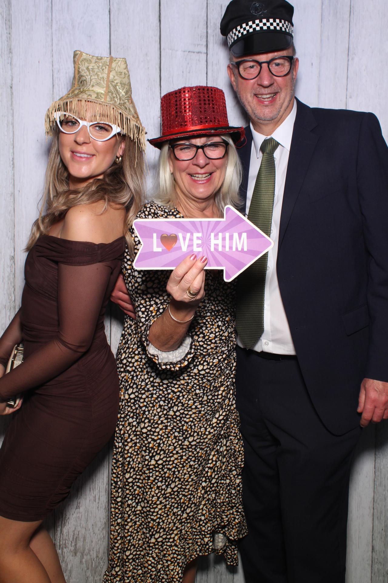 Mr & Mrs Weerdenburg | View more photos from the event at gallery.boothtube.co.uk/u/BoothtubeLtd/Mr-Mrs-Weerdenburg