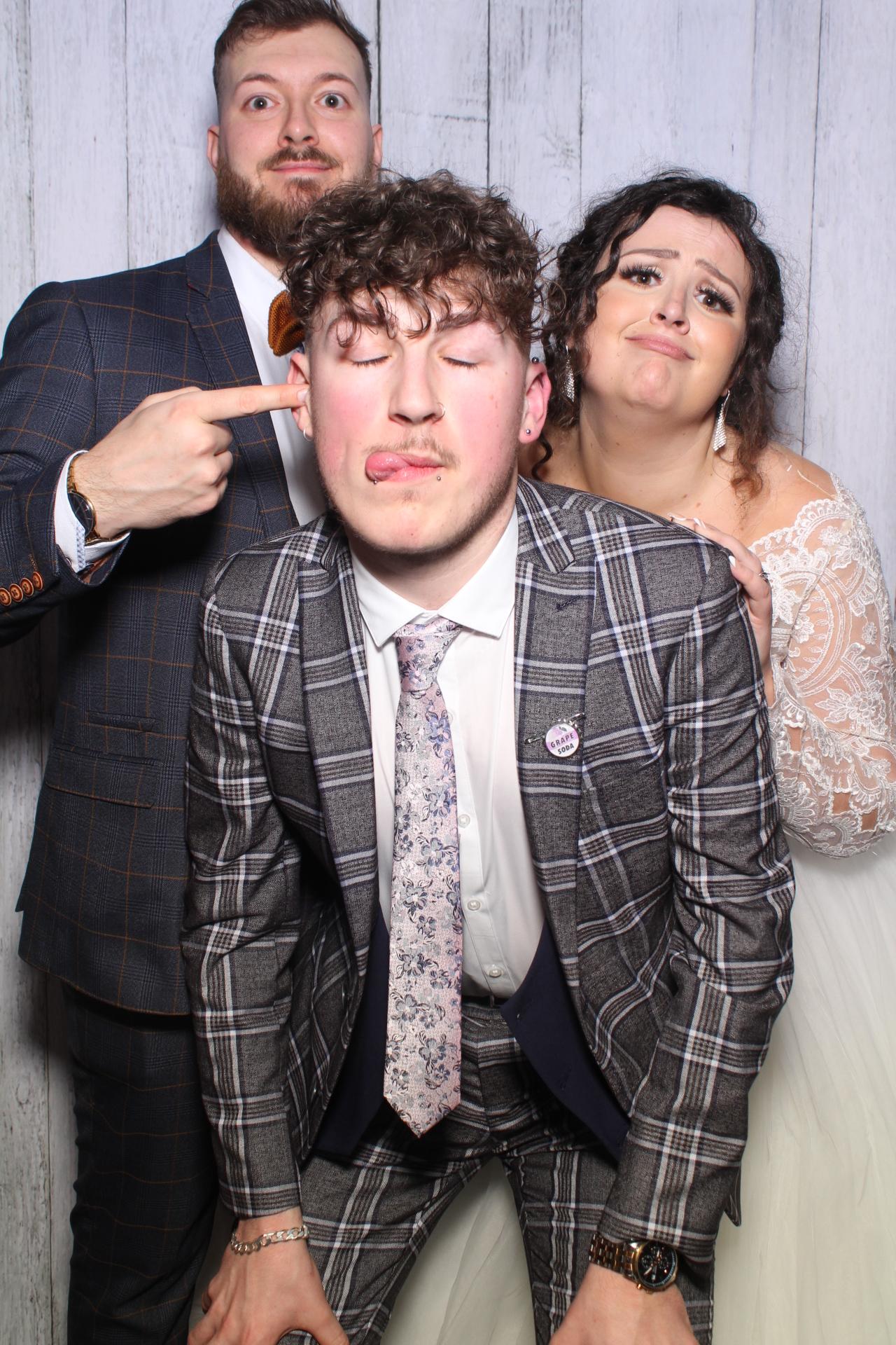 Mr & Mrs Weerdenburg | View more photos from the event at gallery.boothtube.co.uk/u/BoothtubeLtd/Mr-Mrs-Weerdenburg