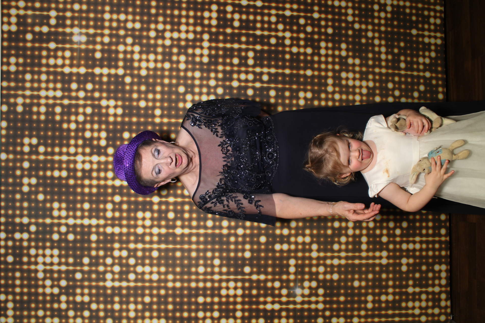 Mr & Mrs Williams | View more photos from the event at gallery.boothtube.co.uk/u/BoothtubeLtd/Mr-Mrs-Williams