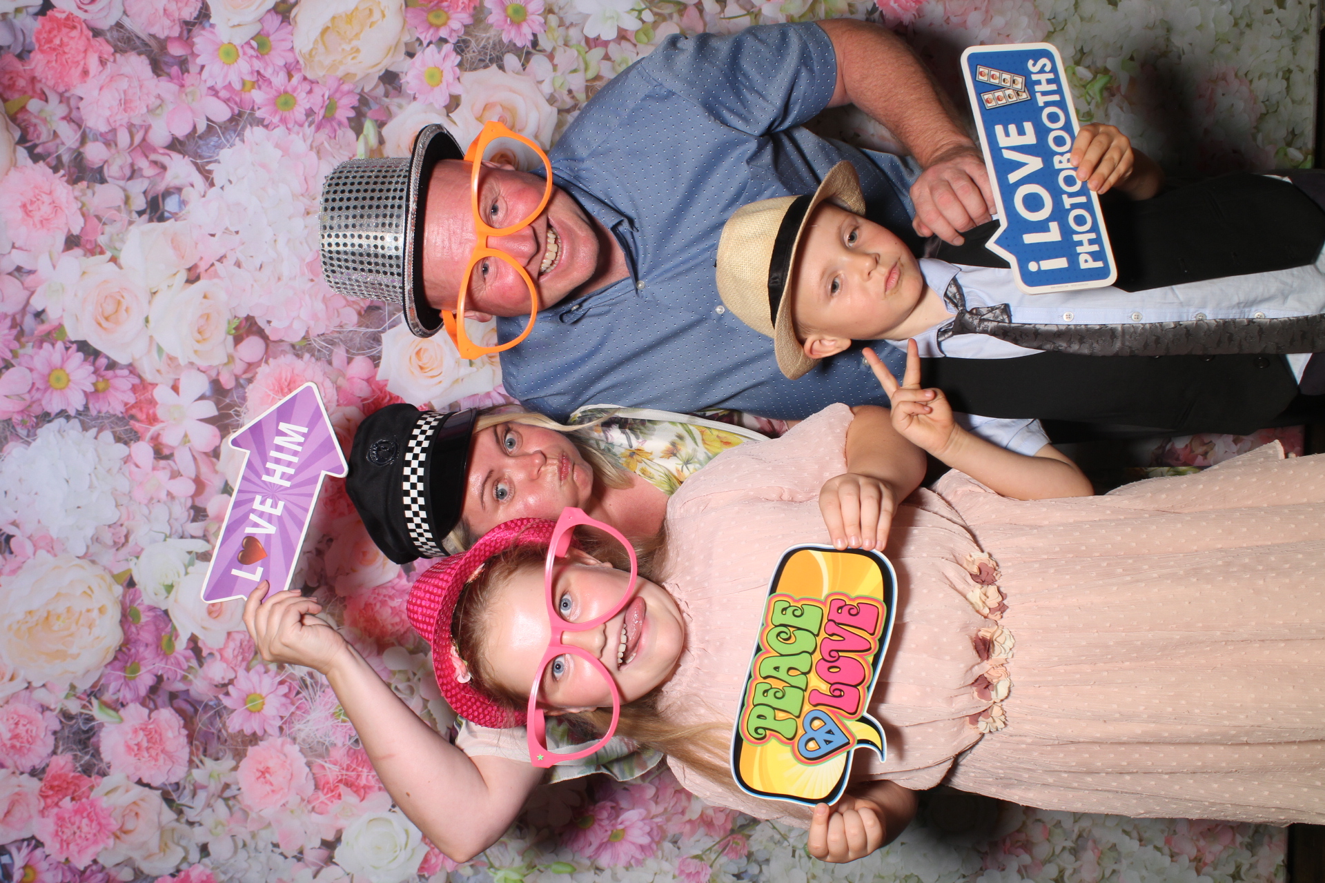 Paul & Samantha's Wedding | View more photos from the event at gallery.boothtube.co.uk/u/BoothtubeLtd/Paul-Samanthas-Wedding