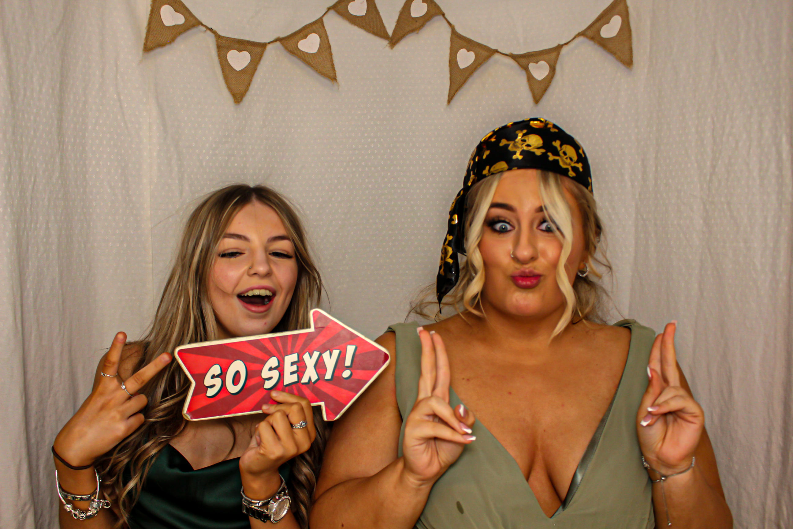 Samantha & Diarmuid's Wedding | View more photos from the event at gallery.capturecube.co.uk/u/Capture-Cube/Samantha-Diarmuids-Wedding