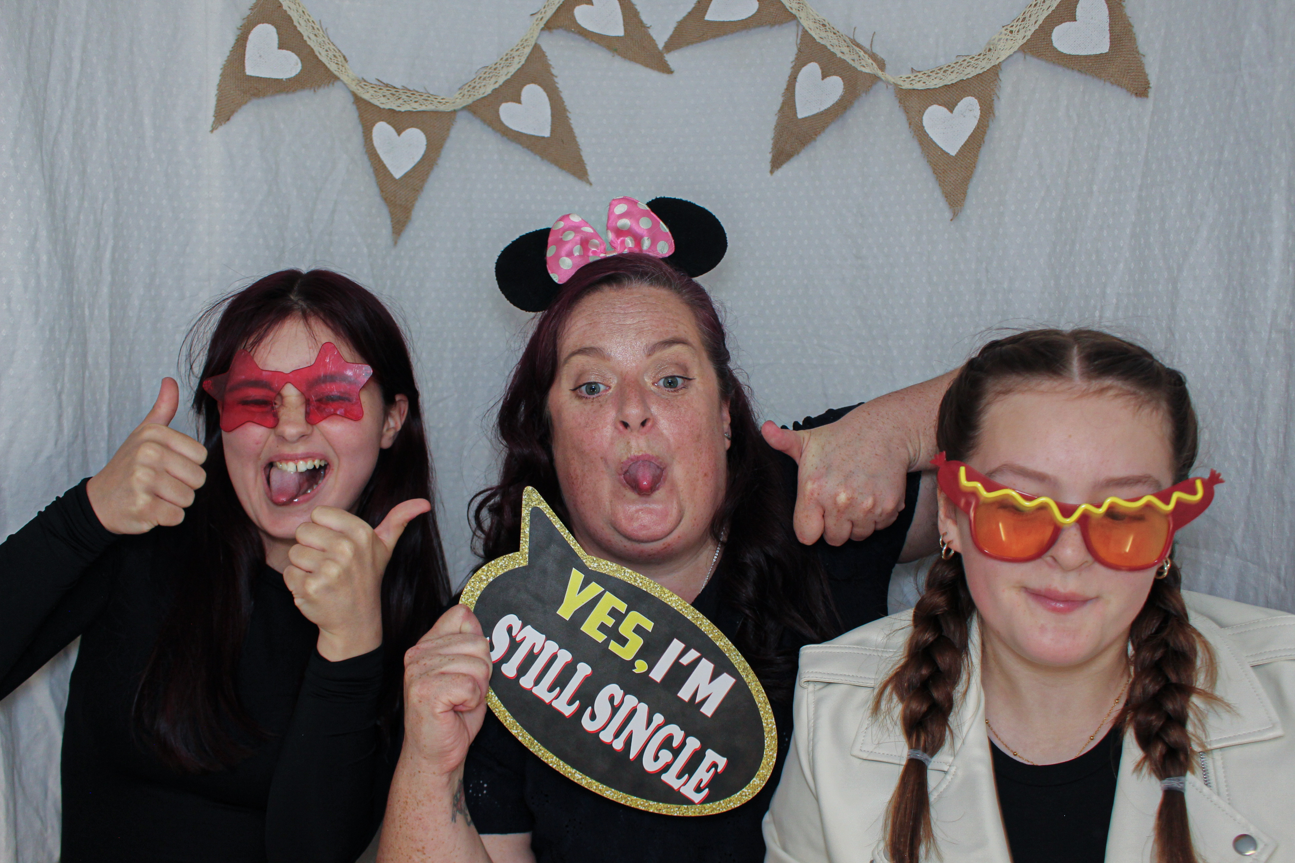 Ashleigh & Luke's Wedding Party | View more photos from the event at gallery.capturecube.co.uk/u/Capture-Cube/Ashleigh-Lukes-Wedding-Party