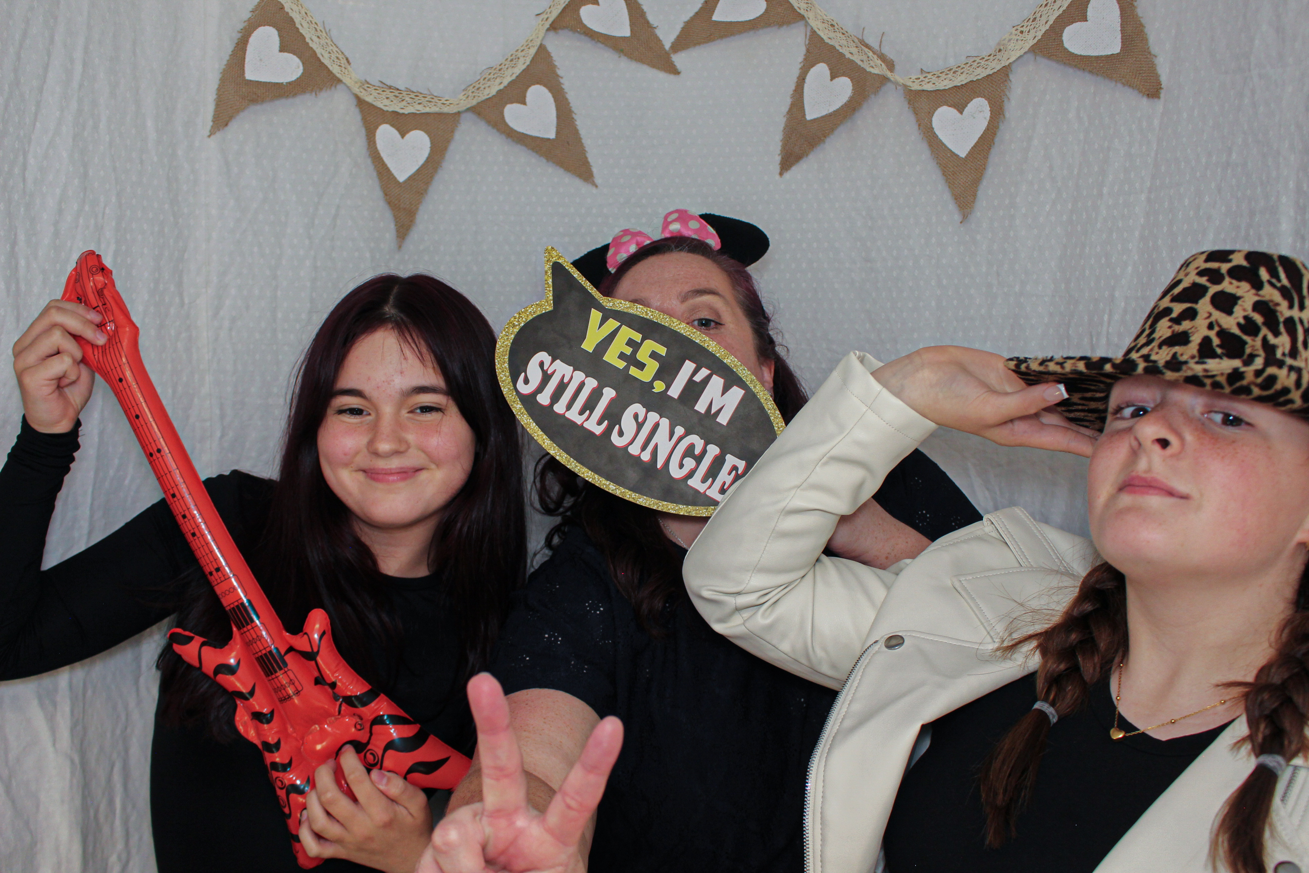 Ashleigh & Luke's Wedding Party | View more photos from the event at gallery.capturecube.co.uk/u/Capture-Cube/Ashleigh-Lukes-Wedding-Party