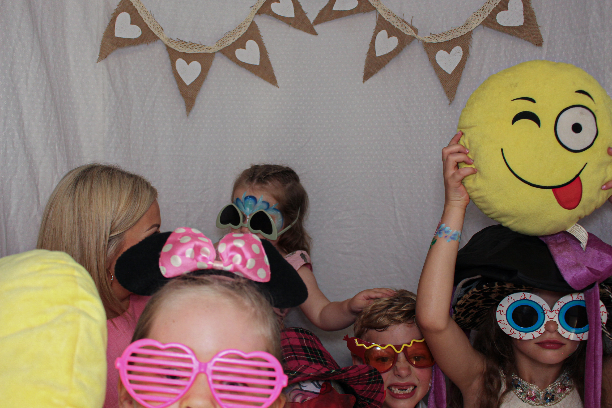 Ashleigh & Luke's Wedding Party | View more photos from the event at gallery.capturecube.co.uk/u/Capture-Cube/Ashleigh-Lukes-Wedding-Party