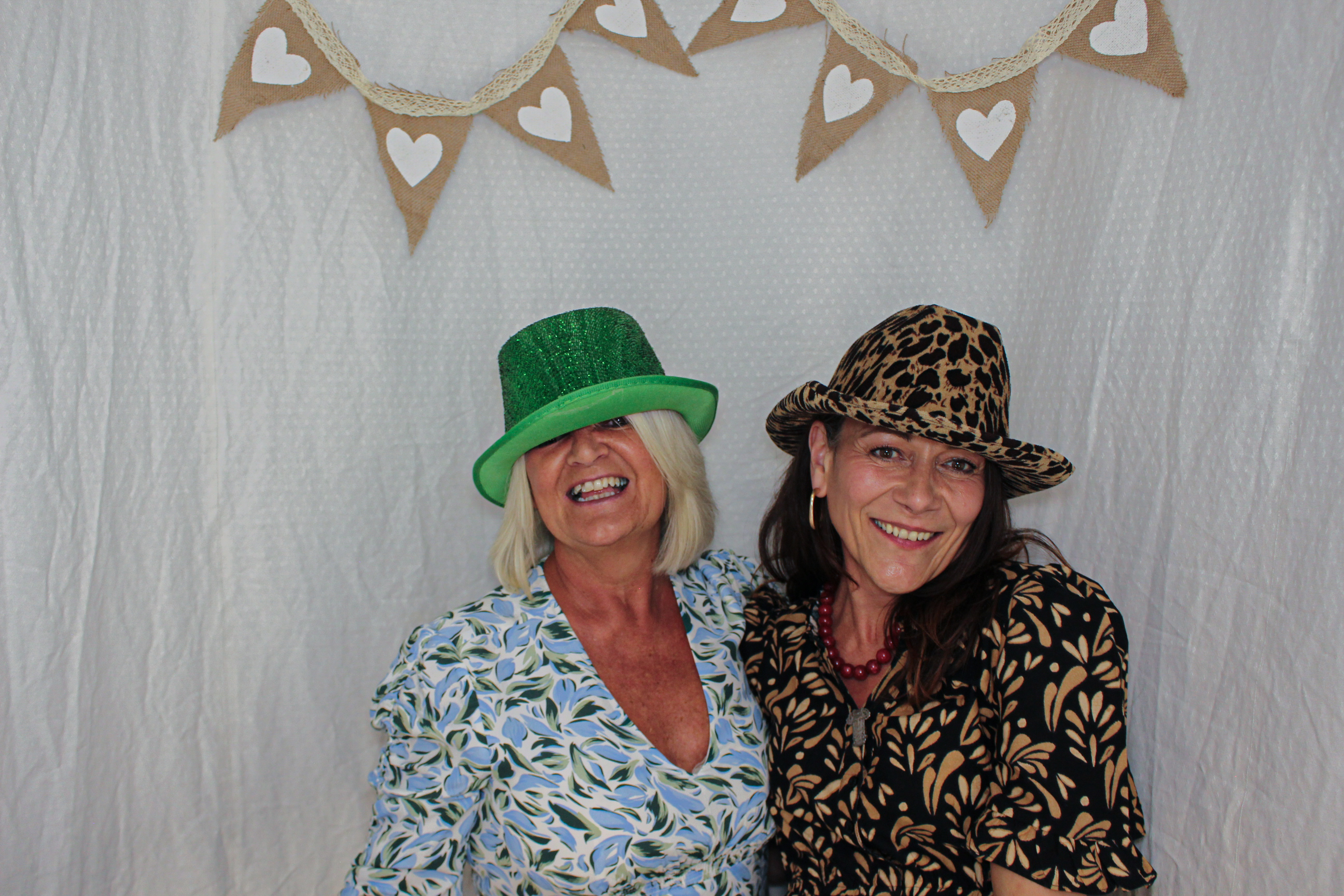 Ashleigh & Luke's Wedding Party | View more photos from the event at gallery.capturecube.co.uk/u/Capture-Cube/Ashleigh-Lukes-Wedding-Party