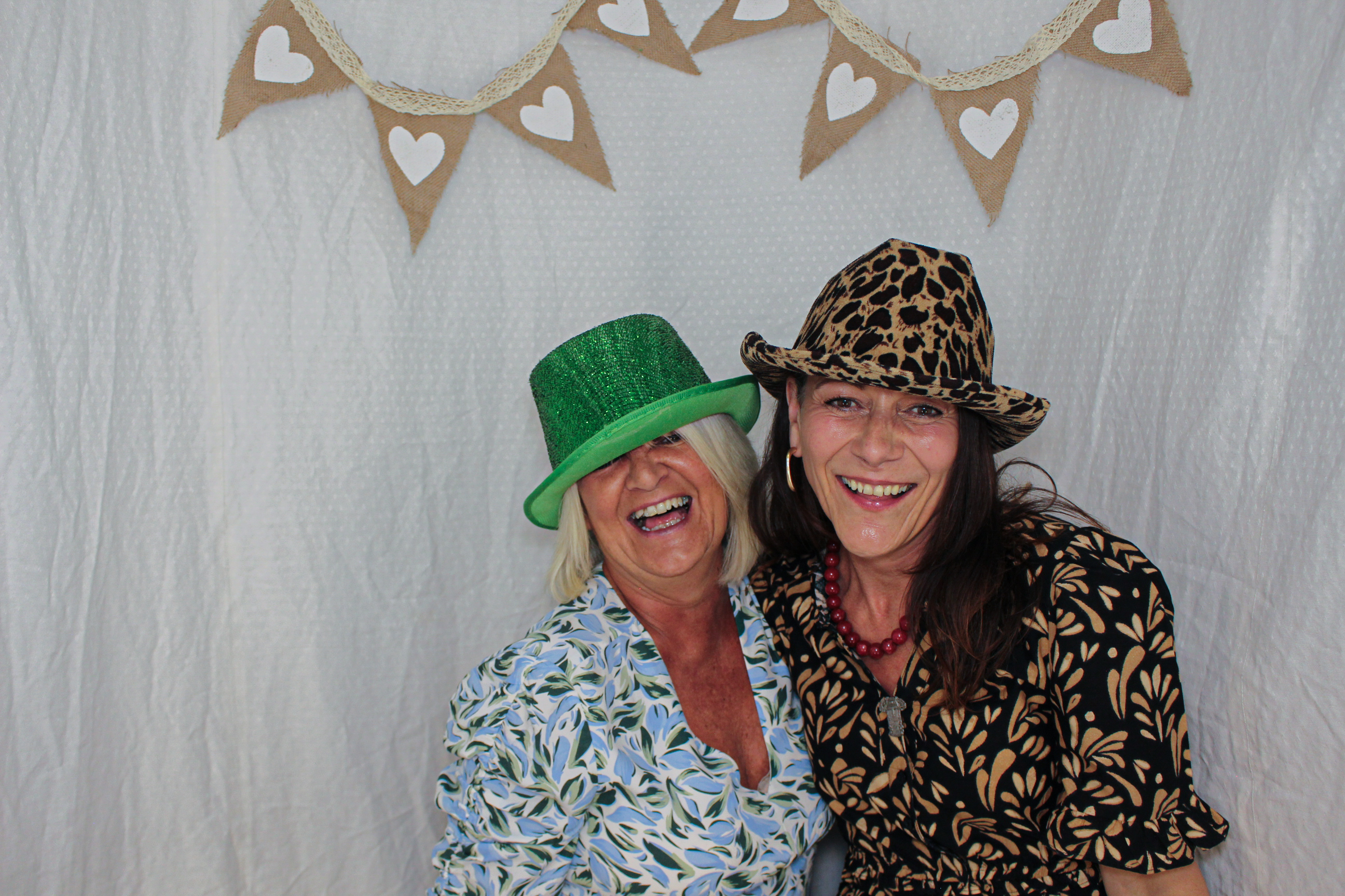 Ashleigh & Luke's Wedding Party | View more photos from the event at gallery.capturecube.co.uk/u/Capture-Cube/Ashleigh-Lukes-Wedding-Party