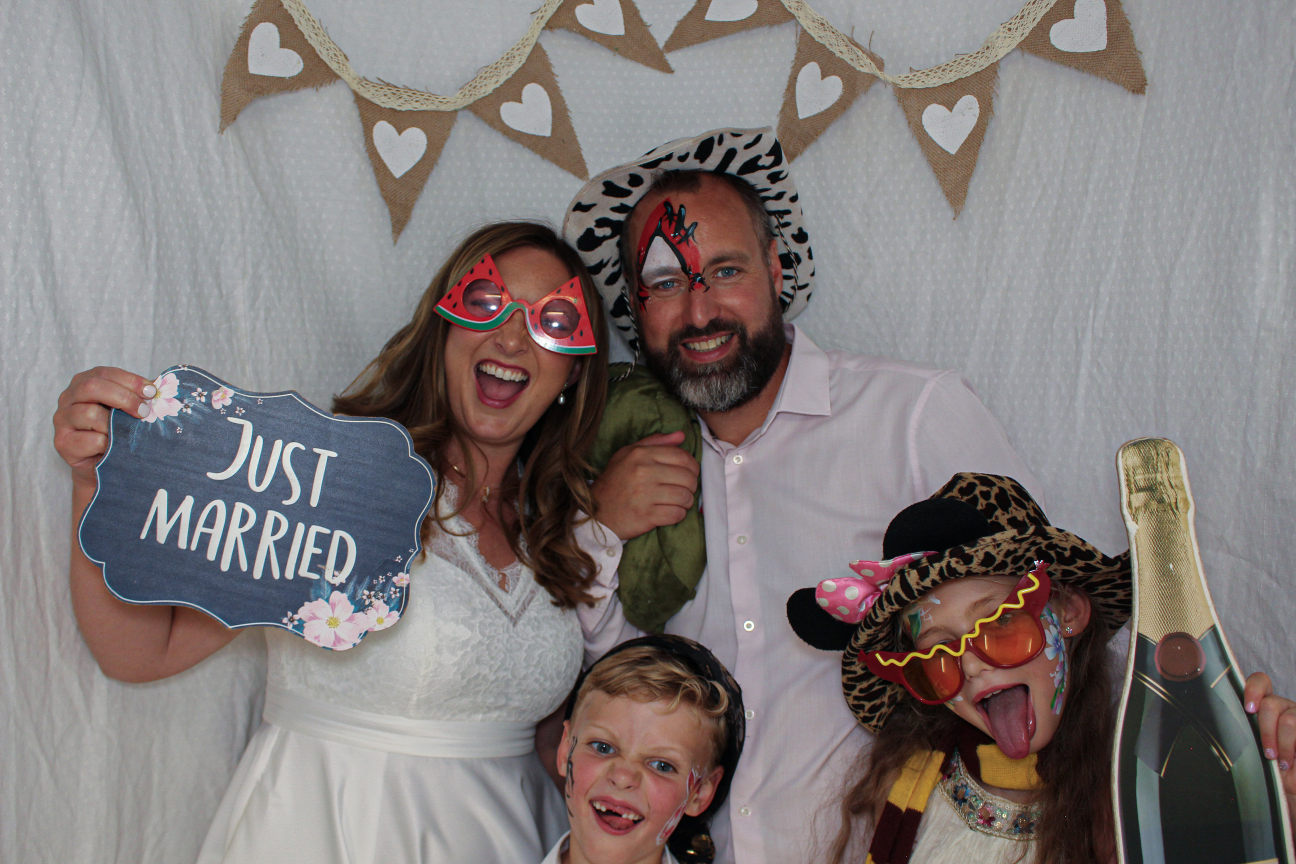 Ashleigh & Luke's Wedding Party | View more photos from the event at gallery.capturecube.co.uk/u/Capture-Cube/Ashleigh-Lukes-Wedding-Party