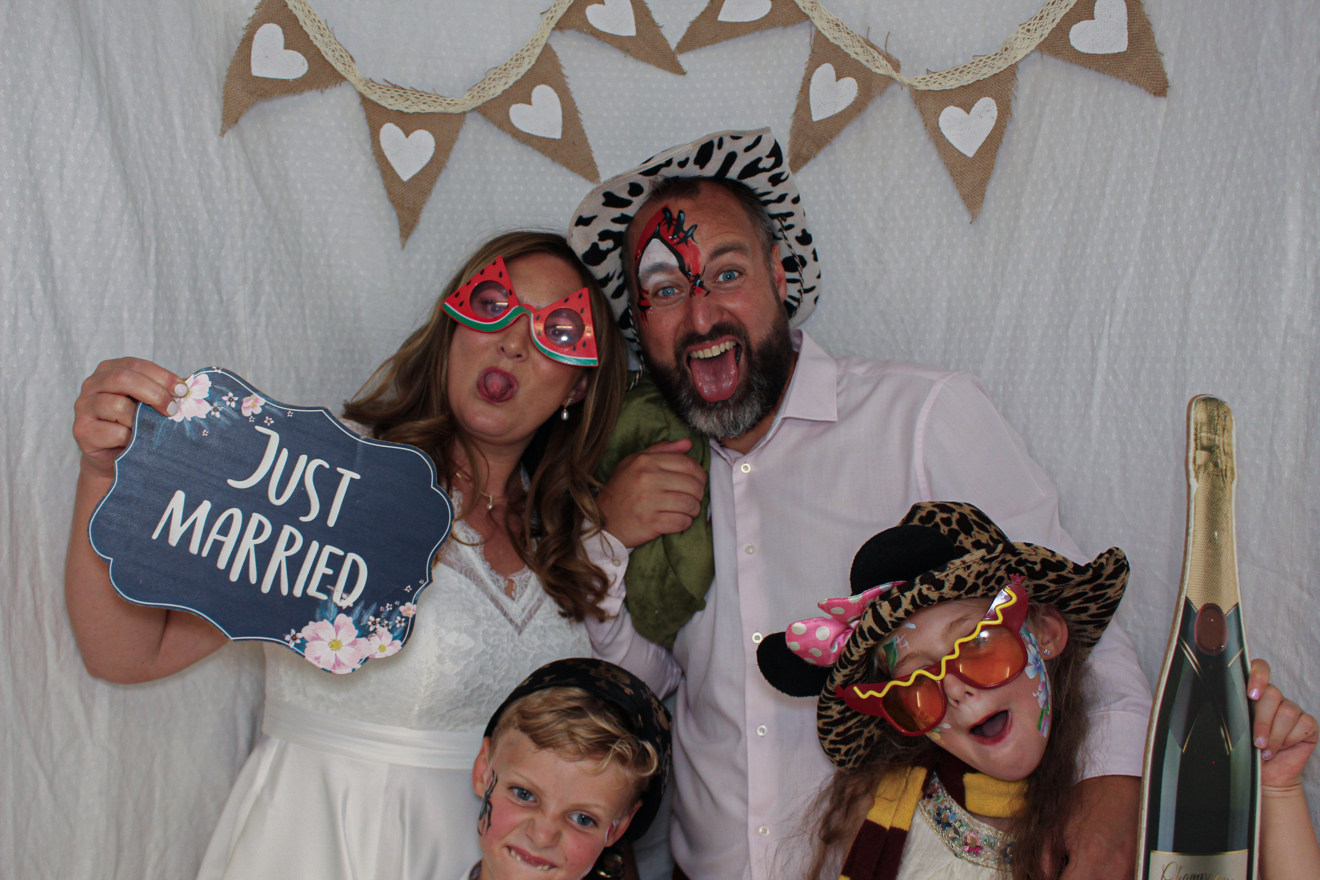 Ashleigh & Luke's Wedding Party | View more photos from the event at gallery.capturecube.co.uk/u/Capture-Cube/Ashleigh-Lukes-Wedding-Party