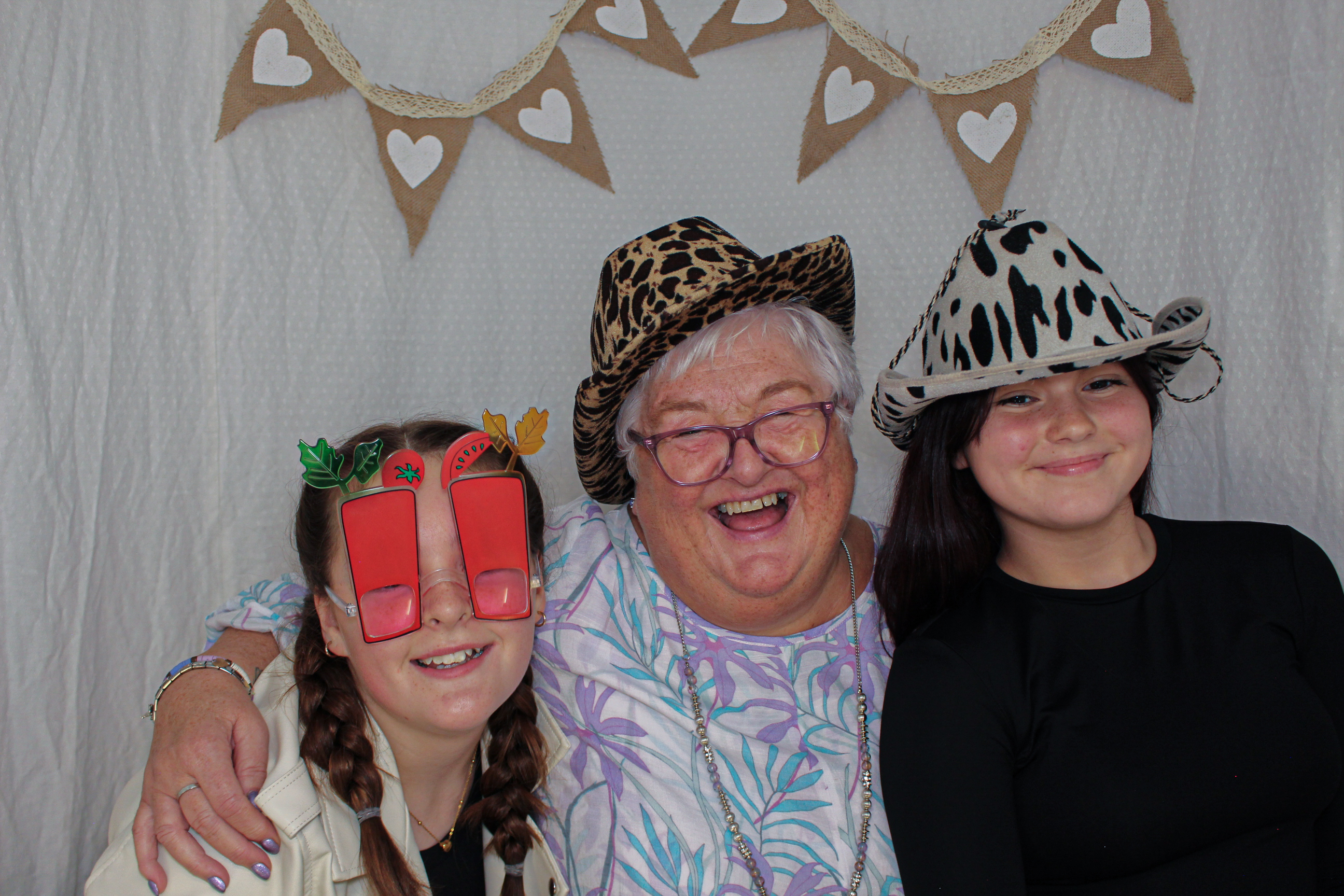 Ashleigh & Luke's Wedding Party | View more photos from the event at gallery.capturecube.co.uk/u/Capture-Cube/Ashleigh-Lukes-Wedding-Party