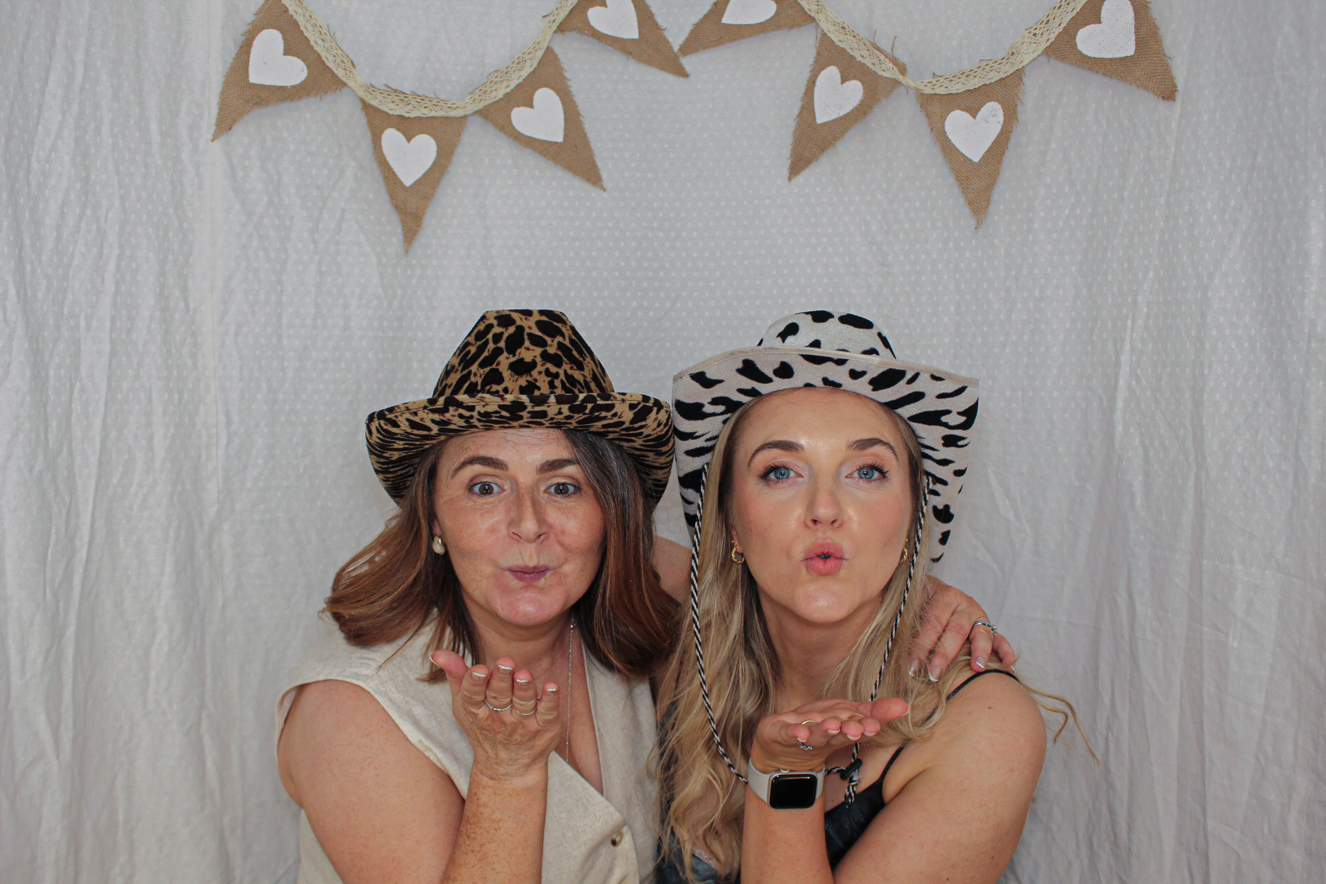 Ashleigh & Luke's Wedding Party | View more photos from the event at gallery.capturecube.co.uk/u/Capture-Cube/Ashleigh-Lukes-Wedding-Party