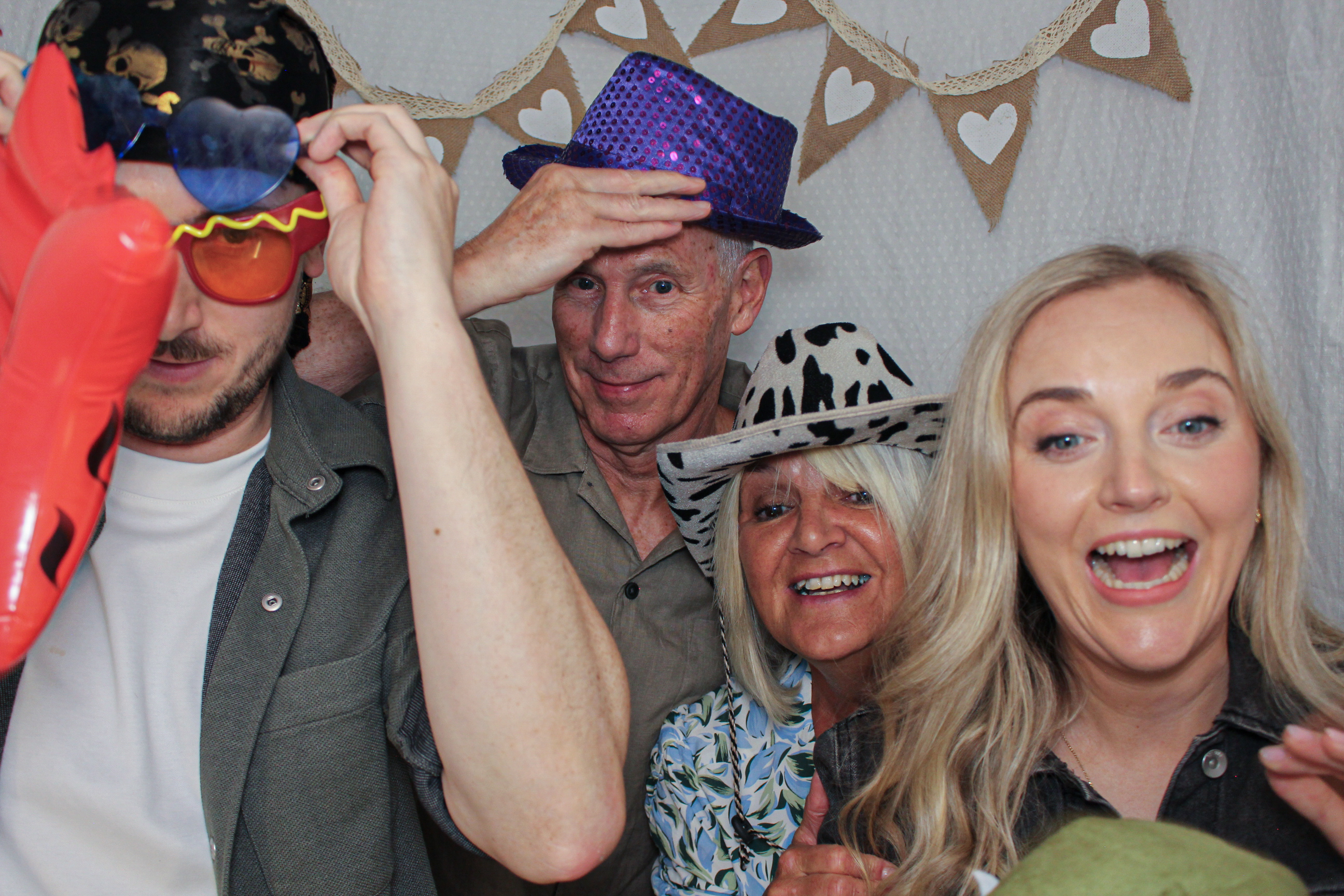 Ashleigh & Luke's Wedding Party | View more photos from the event at gallery.capturecube.co.uk/u/Capture-Cube/Ashleigh-Lukes-Wedding-Party