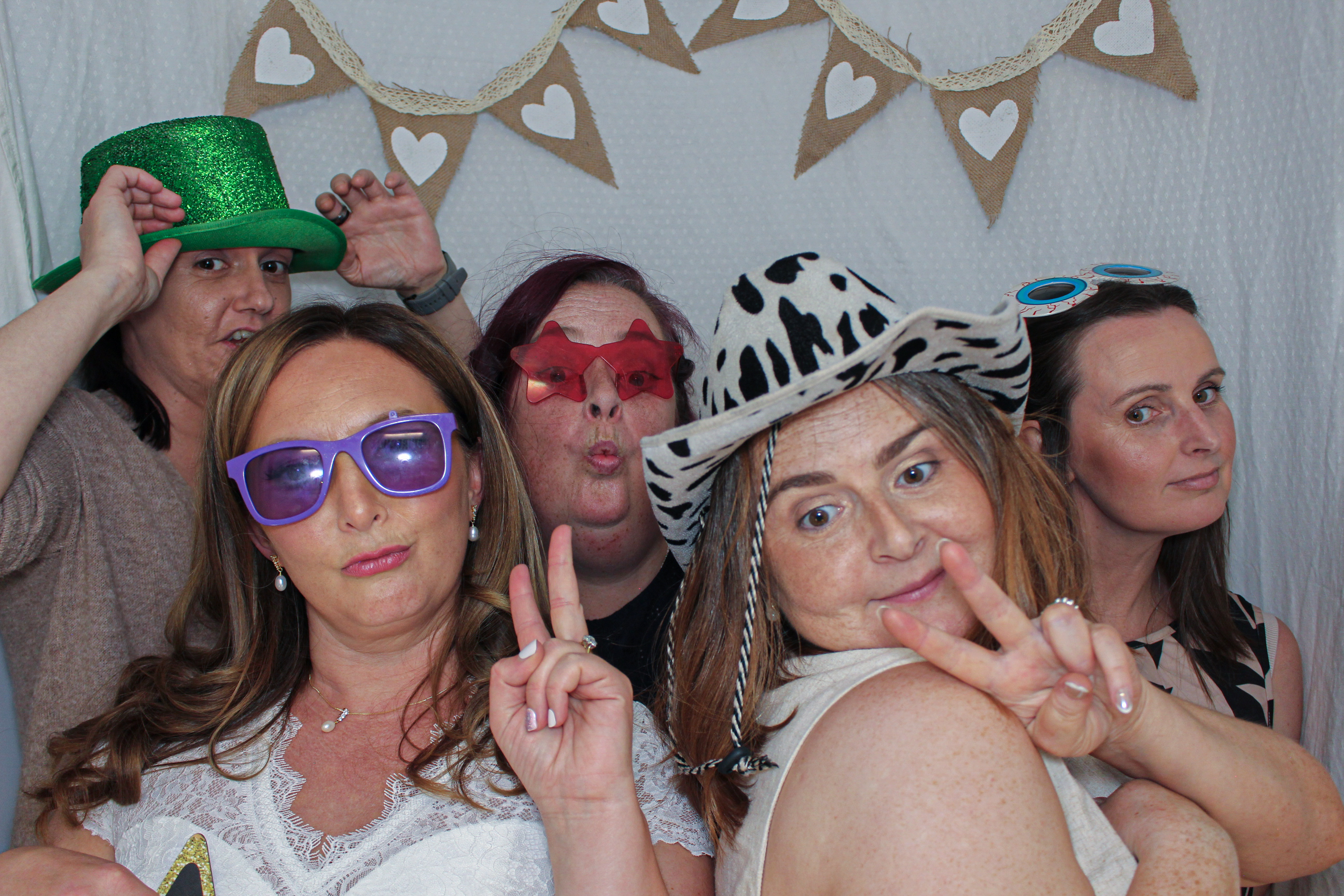 Ashleigh & Luke's Wedding Party | View more photos from the event at gallery.capturecube.co.uk/u/Capture-Cube/Ashleigh-Lukes-Wedding-Party