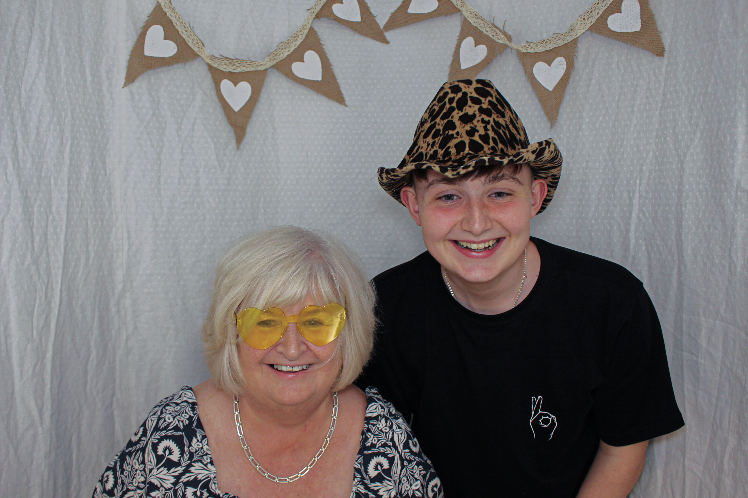 Ashleigh & Luke's Wedding Party | View more photos from the event at gallery.capturecube.co.uk/u/Capture-Cube/Ashleigh-Lukes-Wedding-Party