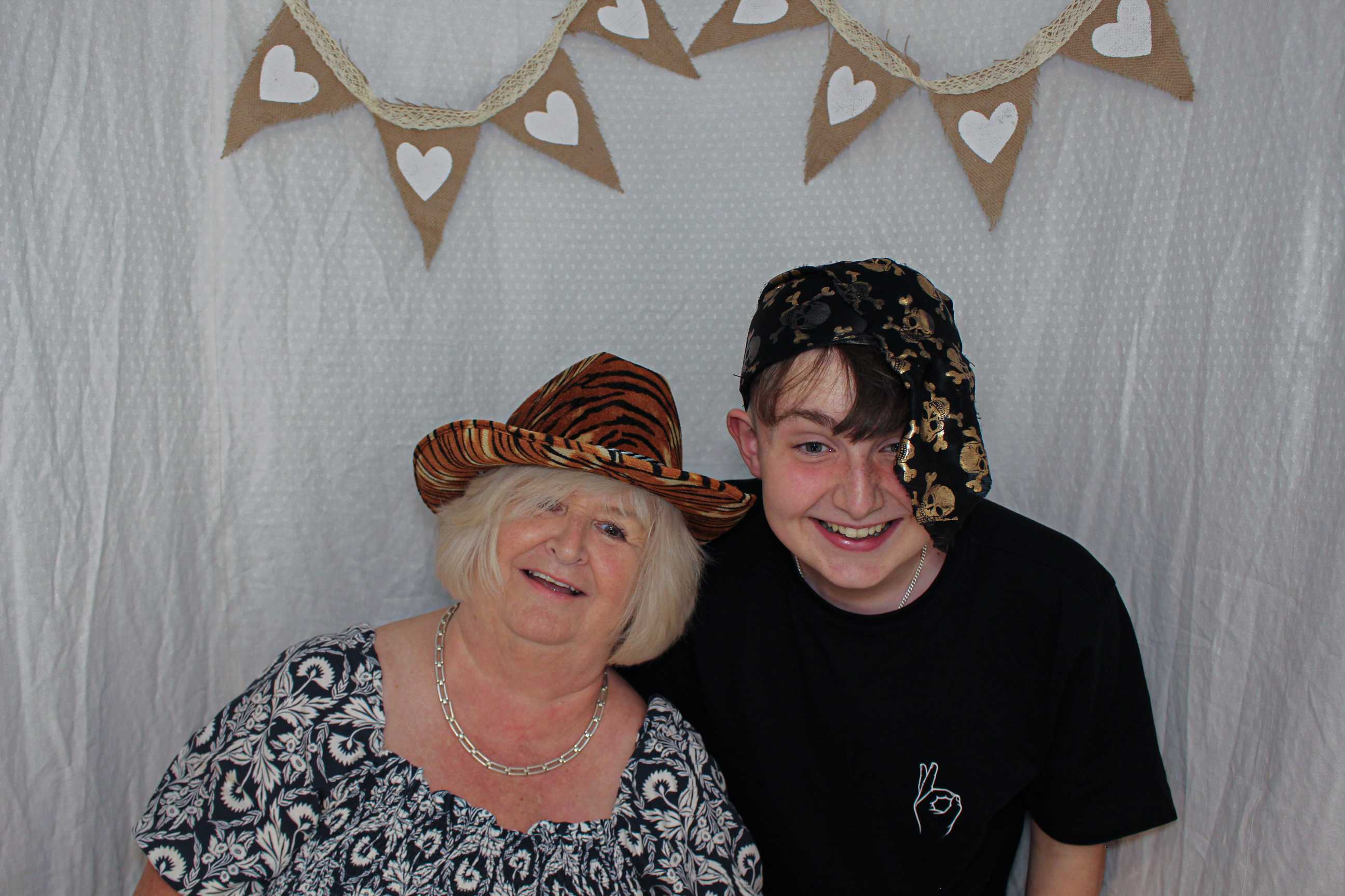 Ashleigh & Luke's Wedding Party | View more photos from the event at gallery.capturecube.co.uk/u/Capture-Cube/Ashleigh-Lukes-Wedding-Party