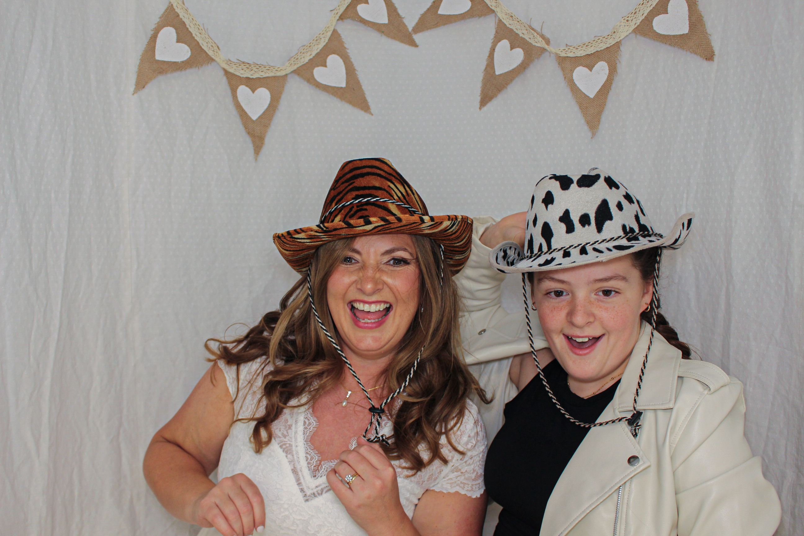 Ashleigh & Luke's Wedding Party | View more photos from the event at gallery.capturecube.co.uk/u/Capture-Cube/Ashleigh-Lukes-Wedding-Party